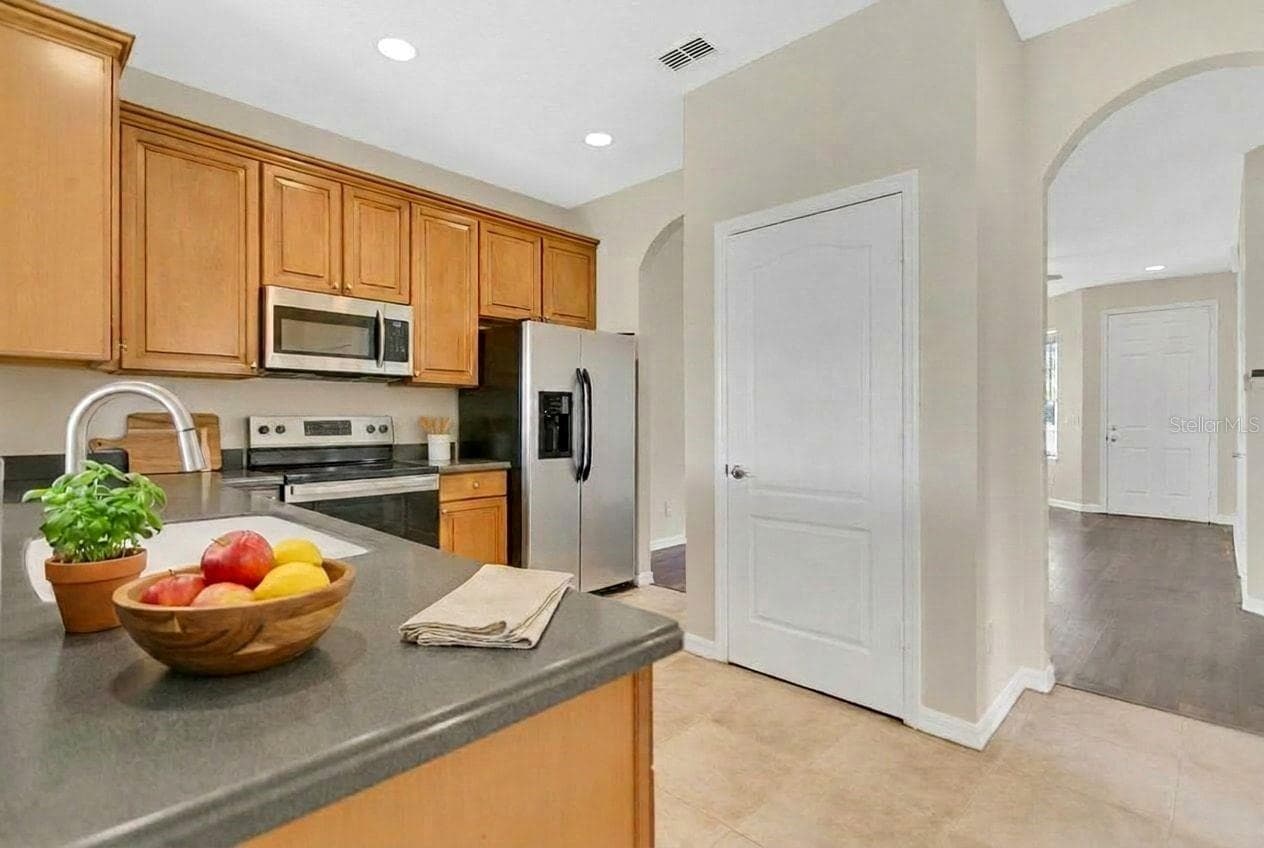 Townhouse at 34346 TUSCANY AVENUE, SORRENTO, photo 5 of 36