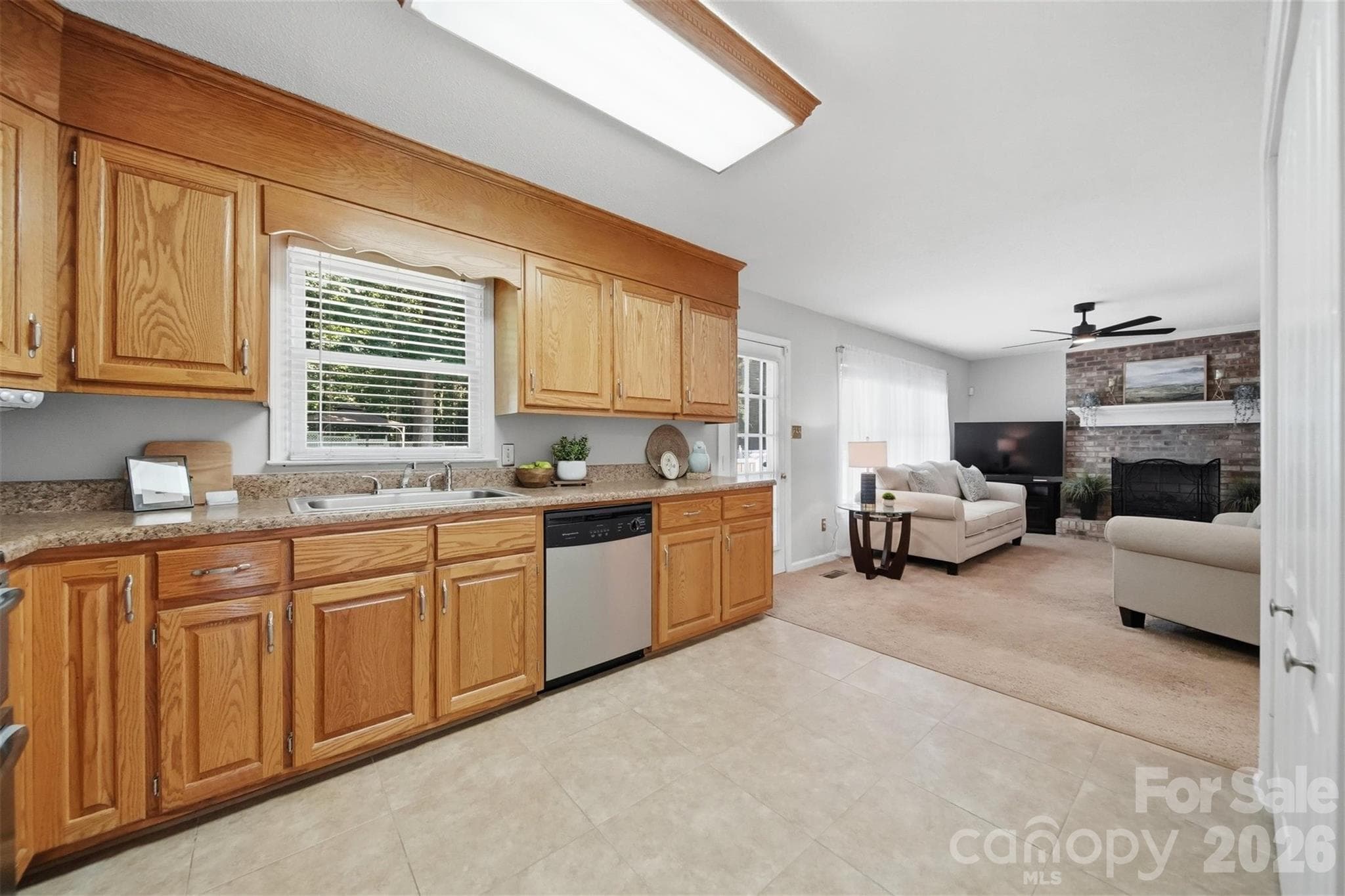 Single Family Residence at 1948 Twin Ponds Drive, Hickory, photo 7 of 48
