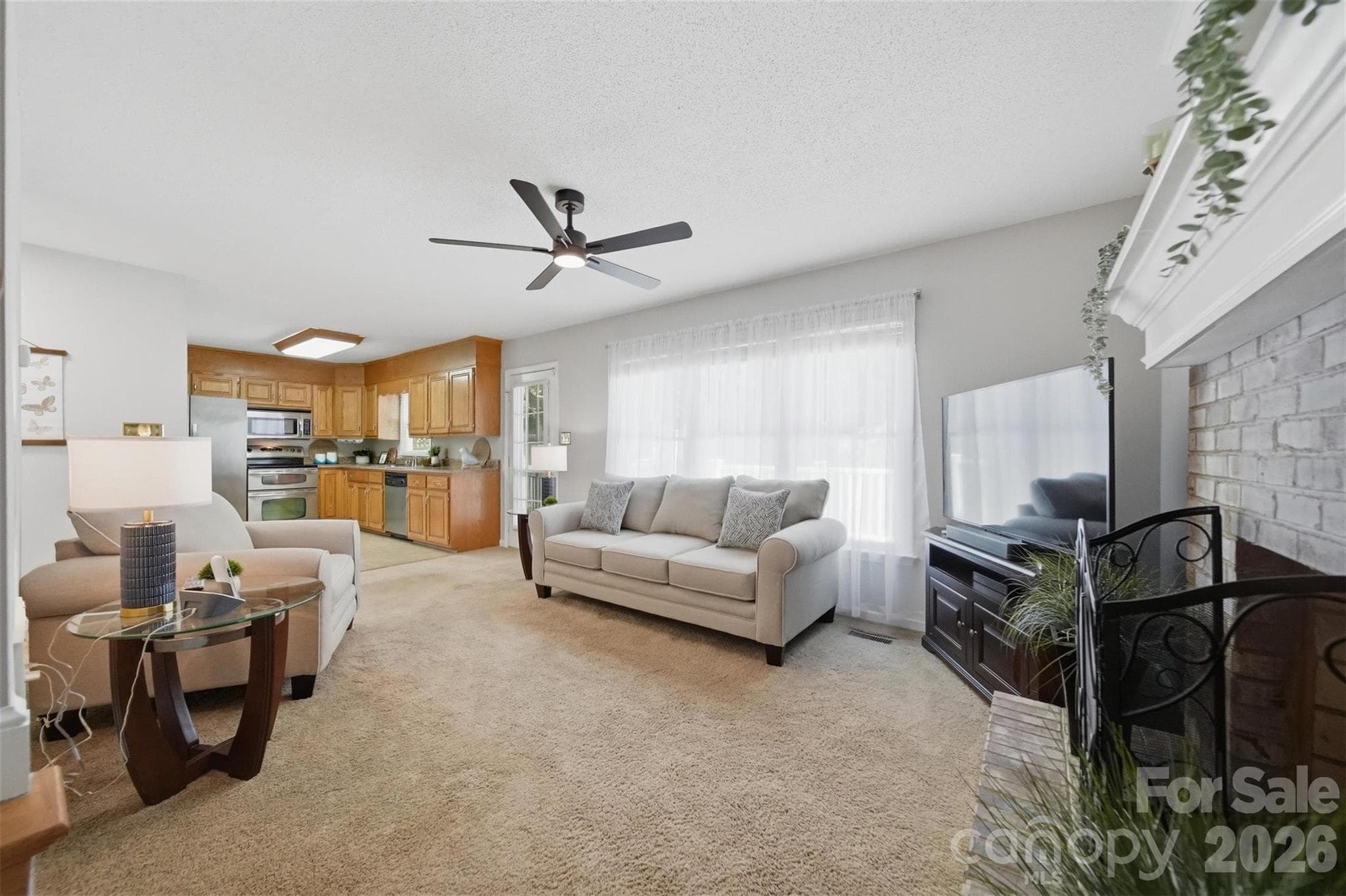 Single Family Residence at 1948 Twin Ponds Drive, Hickory, photo 4 of 48
