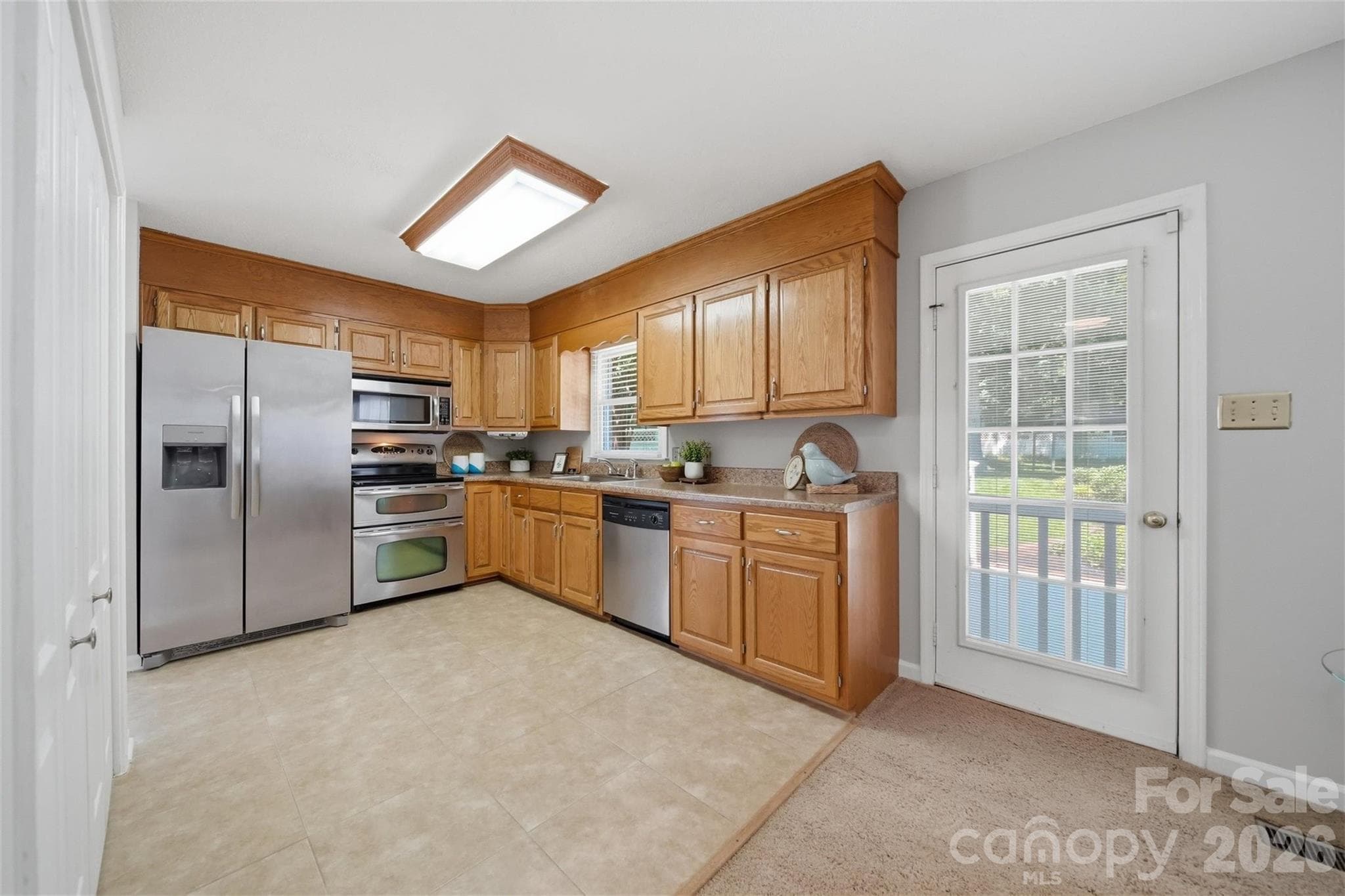 Single Family Residence at 1948 Twin Ponds Drive, Hickory, photo 11 of 48