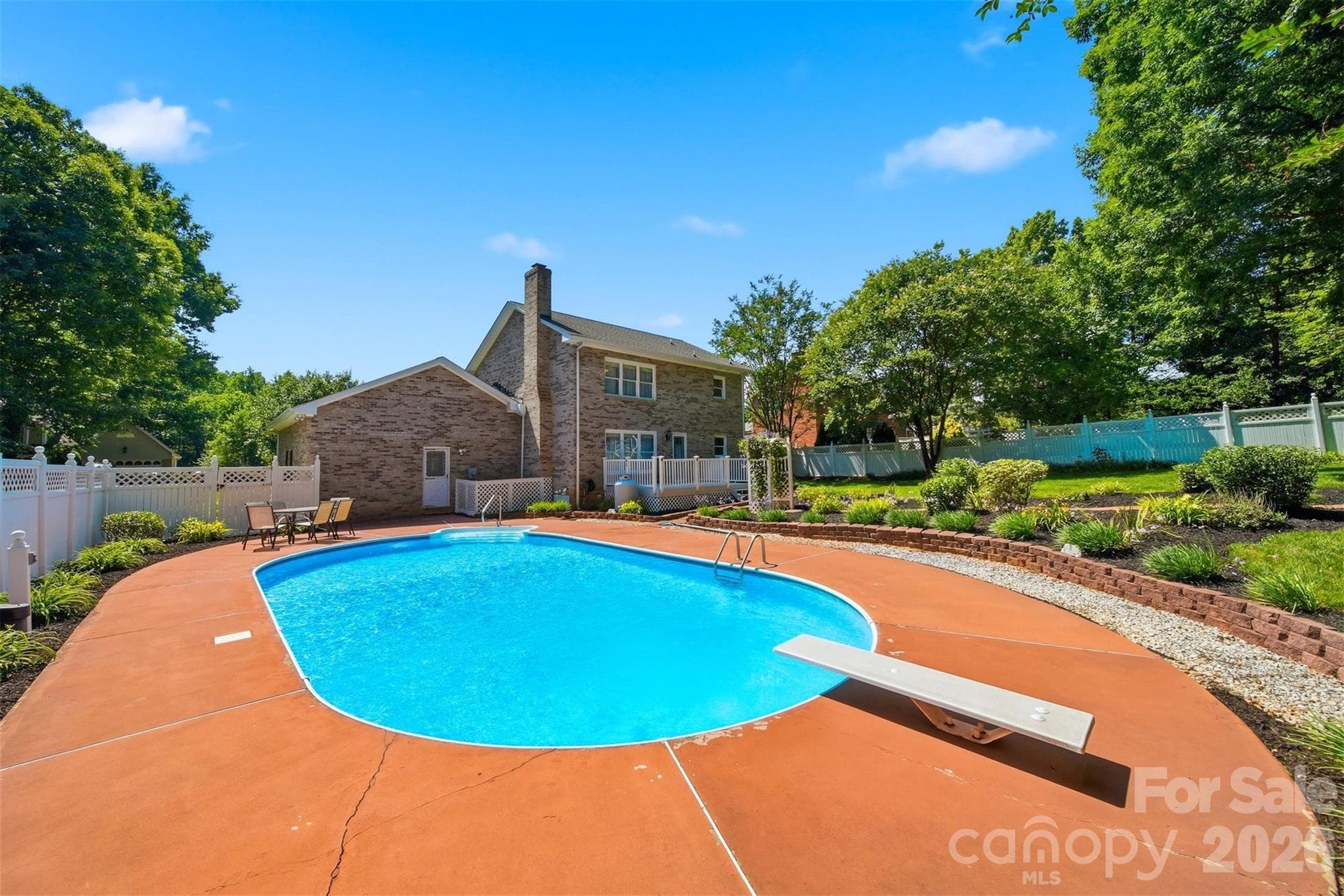 Single Family Residence at 1948 Twin Ponds Drive, Hickory, photo 32 of 48