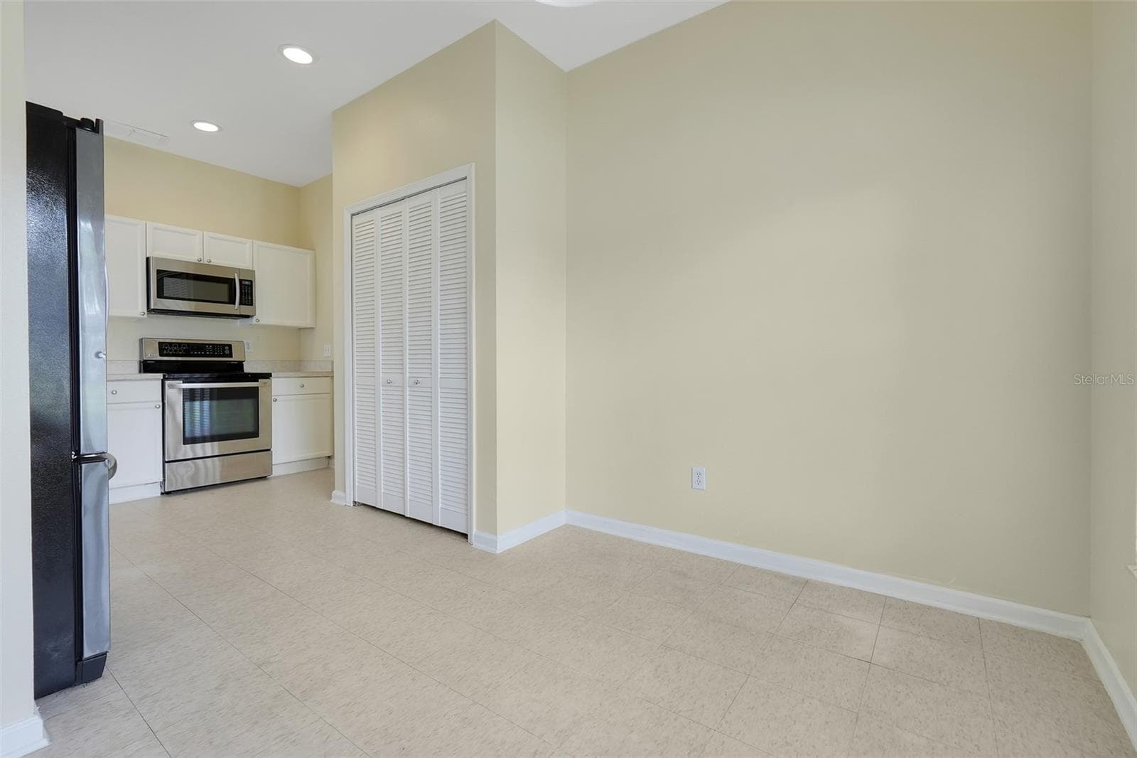 Single Family Residence at 8055 KING PALM CIR, KISSIMMEE, photo 9 of 50