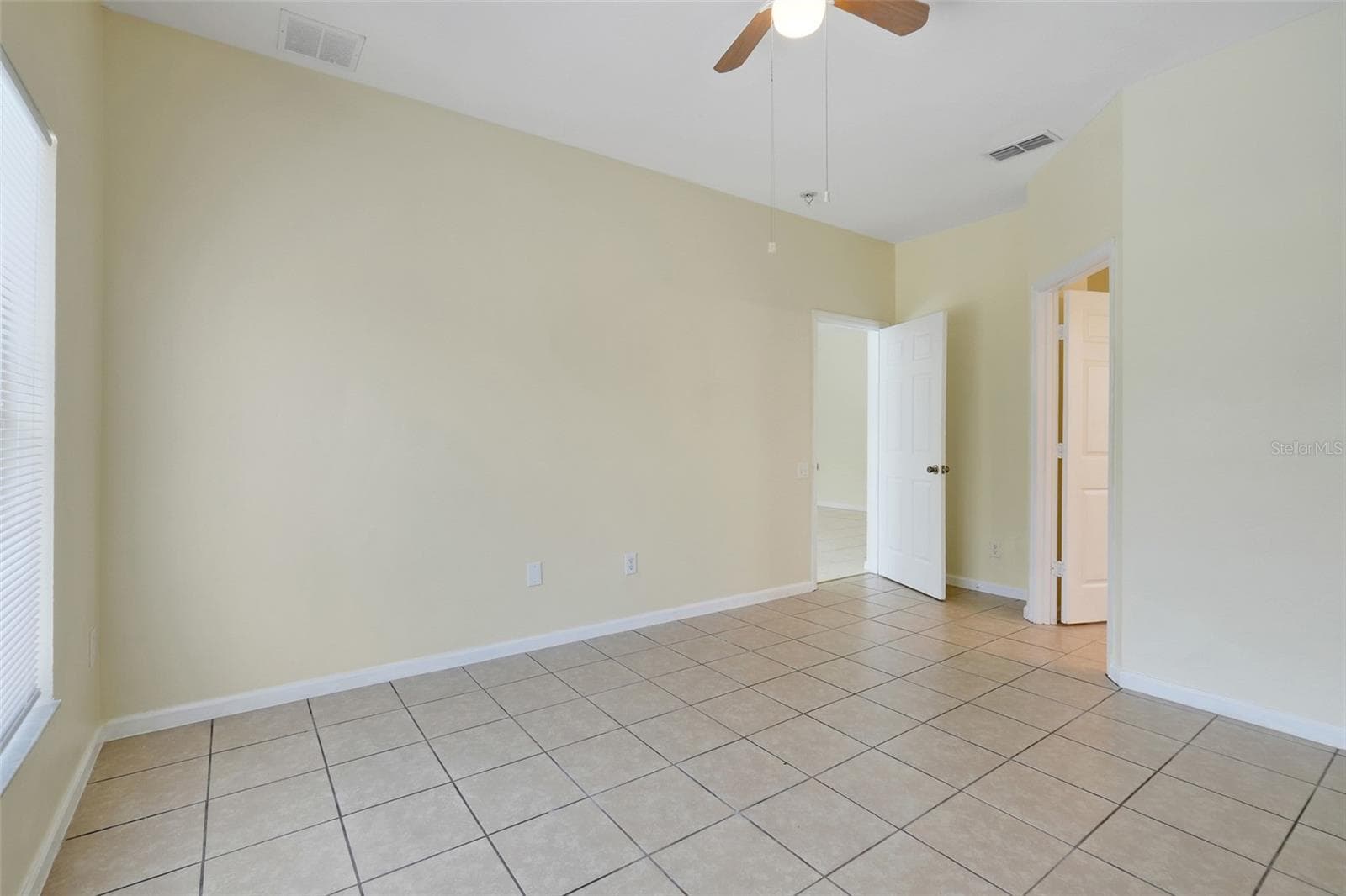 Single Family Residence at 8055 KING PALM CIR, KISSIMMEE, photo 17 of 50