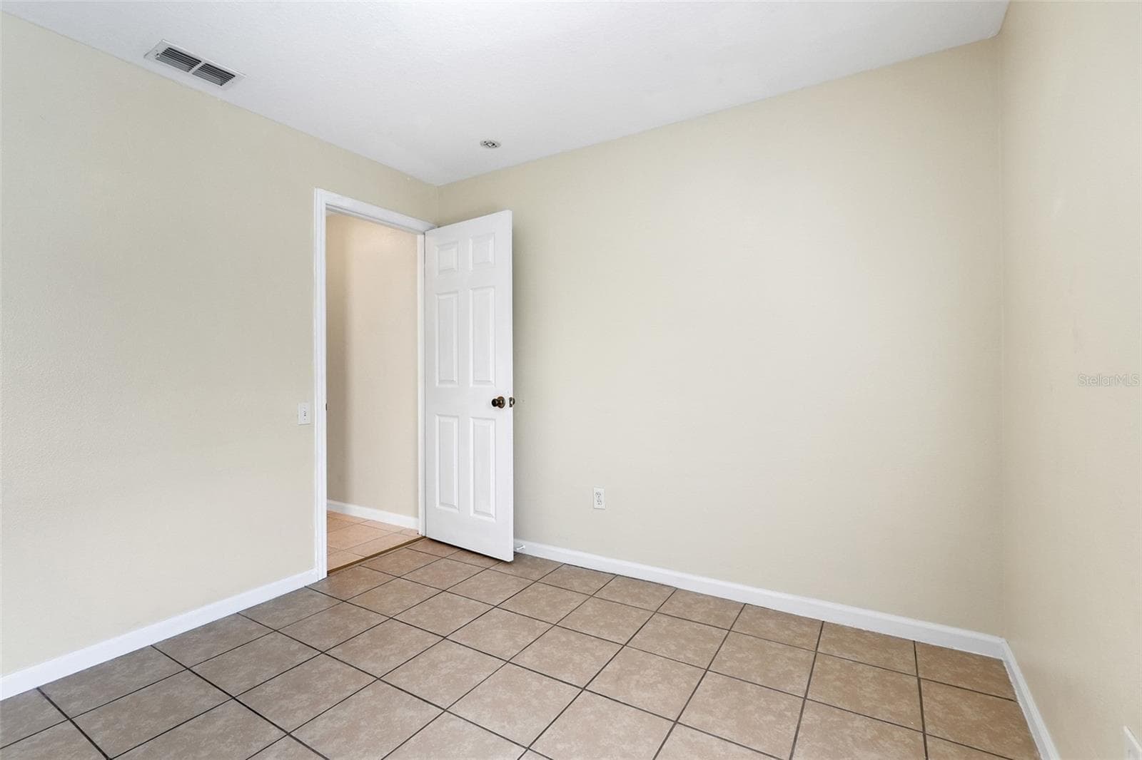 Single Family Residence at 8055 KING PALM CIR, KISSIMMEE, photo 18 of 50