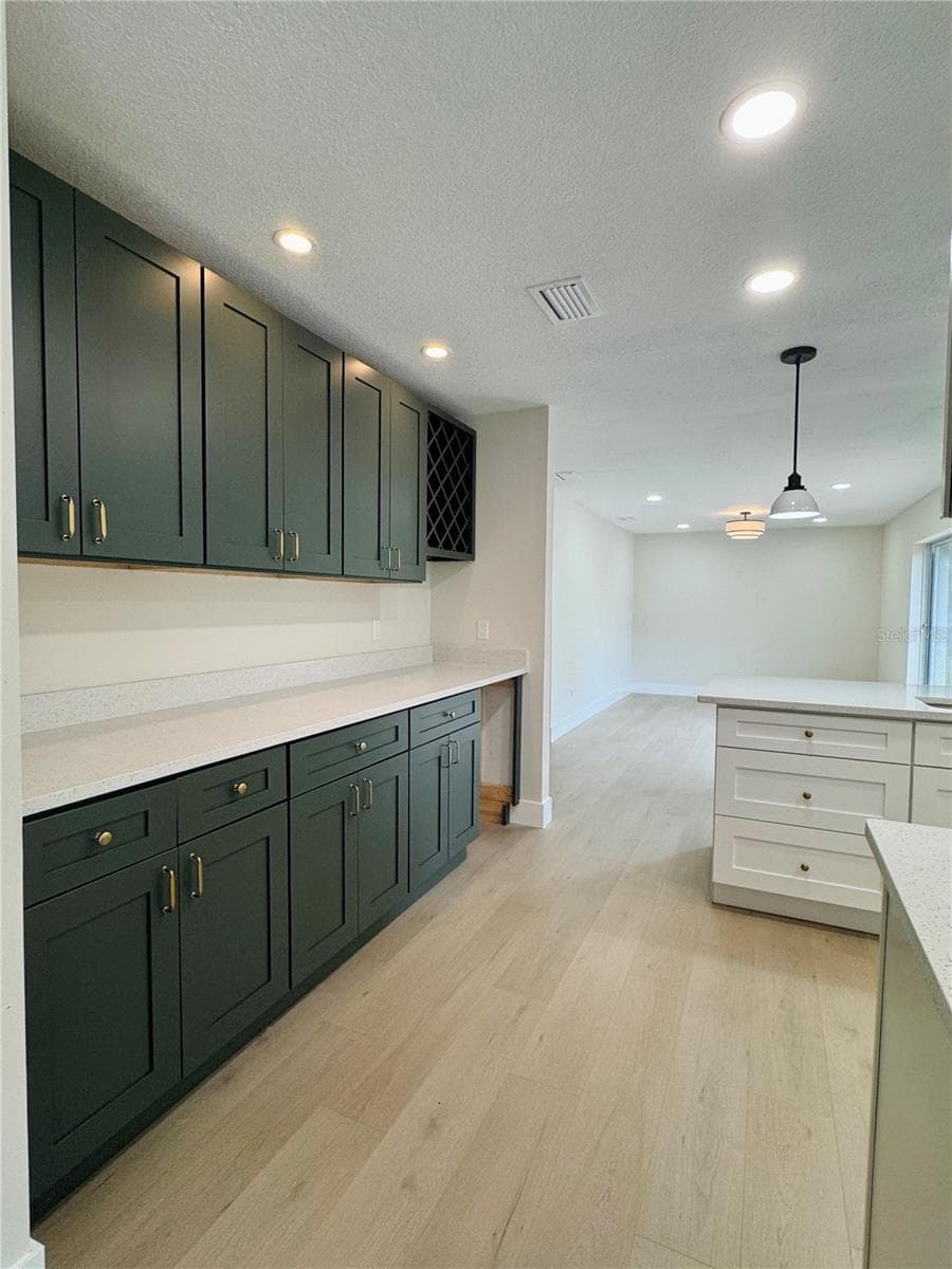 Single Family Residence at 4405 COCONUT COVE PL, VALRICO, photo 13 of 40