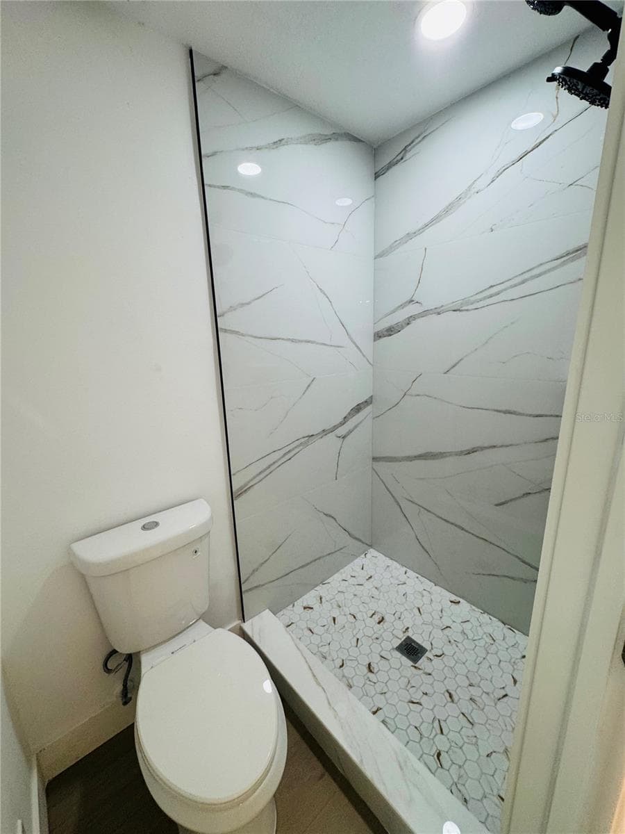 Master Bath shower - 4405 COCONUT COVE PL, VALRICO