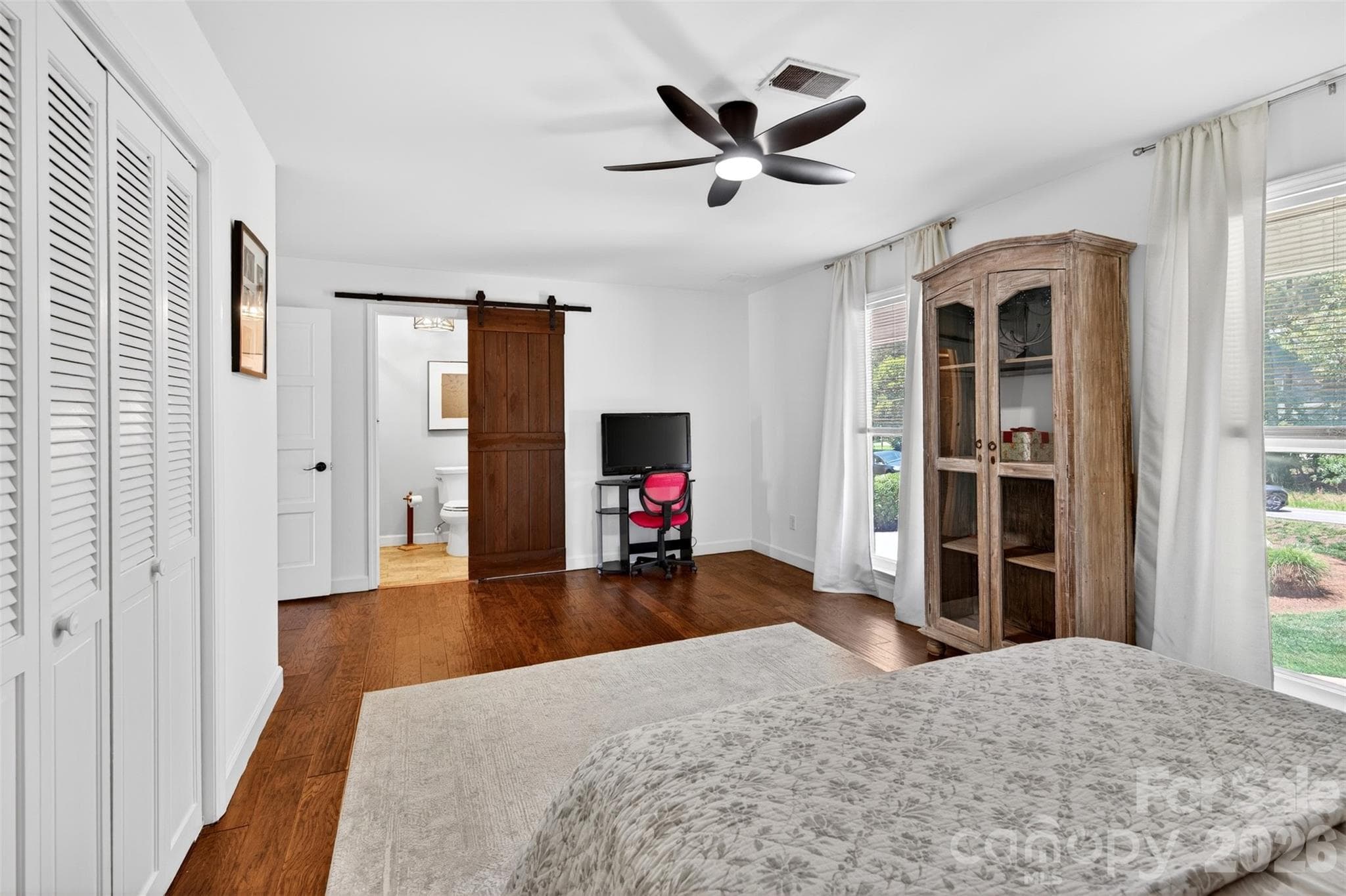 bedroom w/ full bath - 615 Kenway Loop, Mooresville