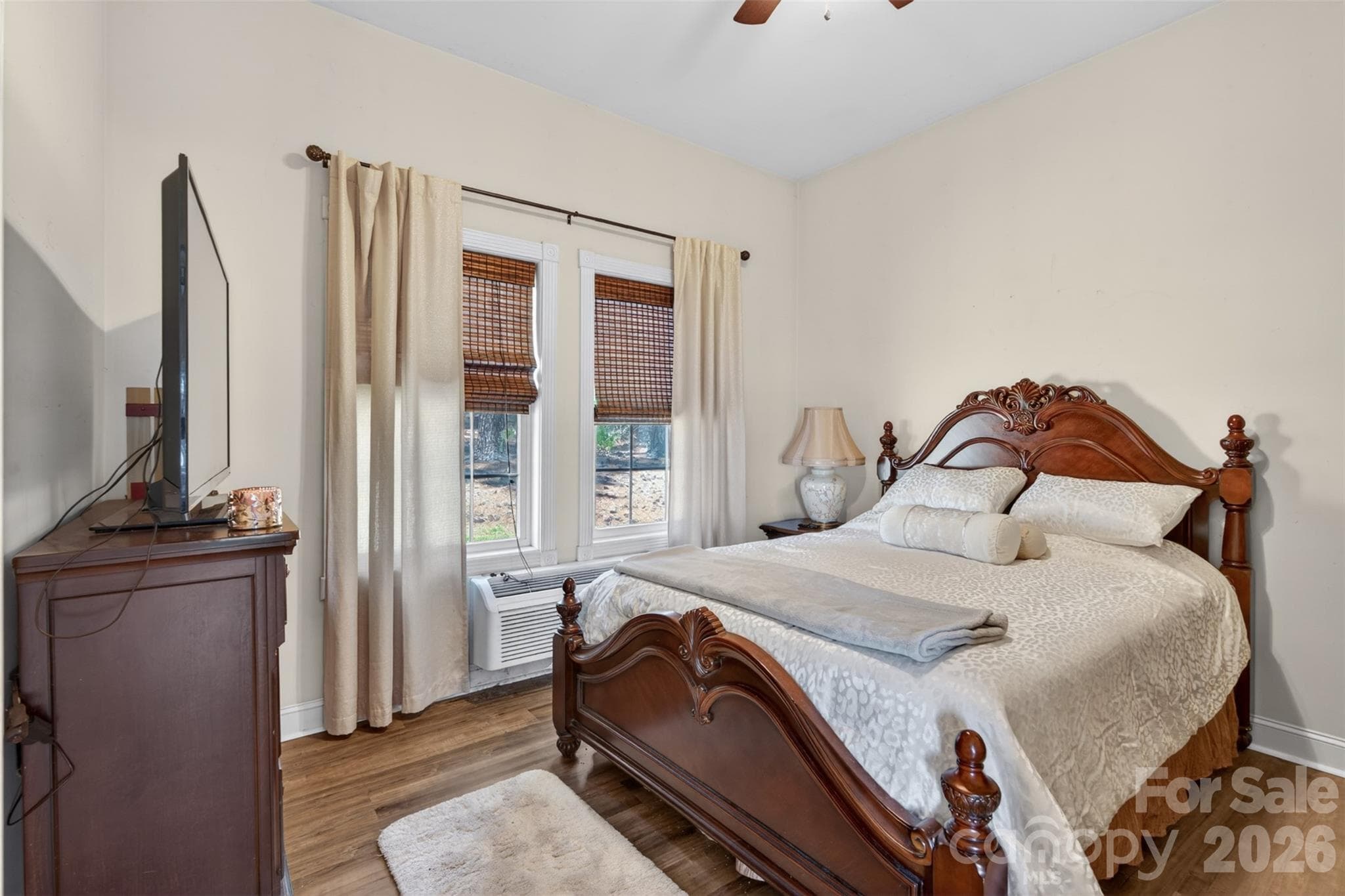 pool house bedroom - 615 Kenway Loop, Mooresville