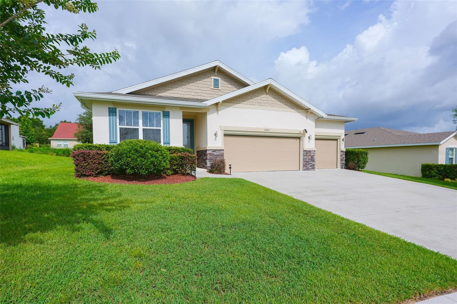 Single Family Residence at 2544 AUTUMN STREAM DR, LEESBURG, photo 2 of 53
