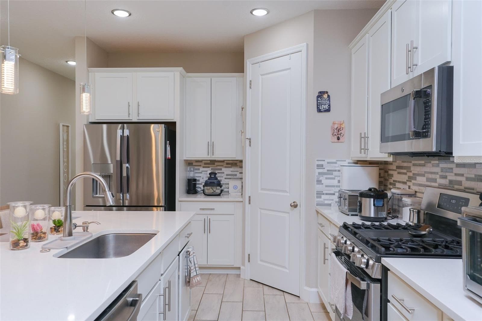 Single Family Residence at 2544 AUTUMN STREAM DR, LEESBURG, photo 14 of 53