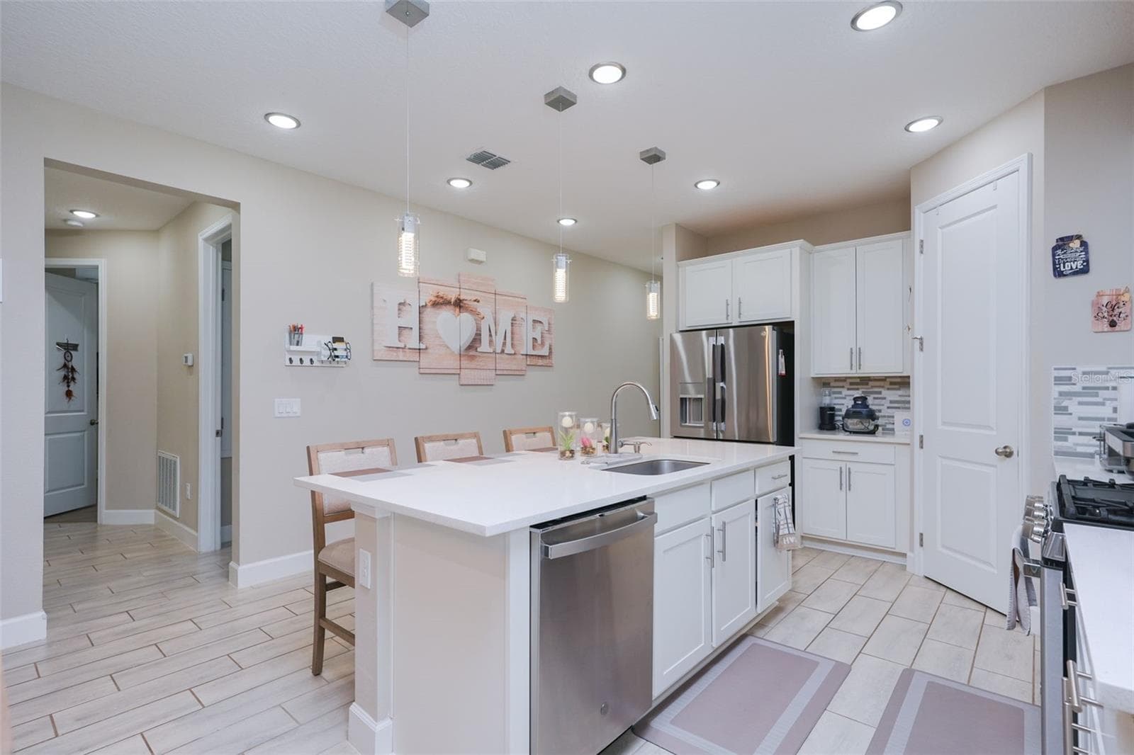 Single Family Residence at 2544 AUTUMN STREAM DR, LEESBURG, photo 15 of 53