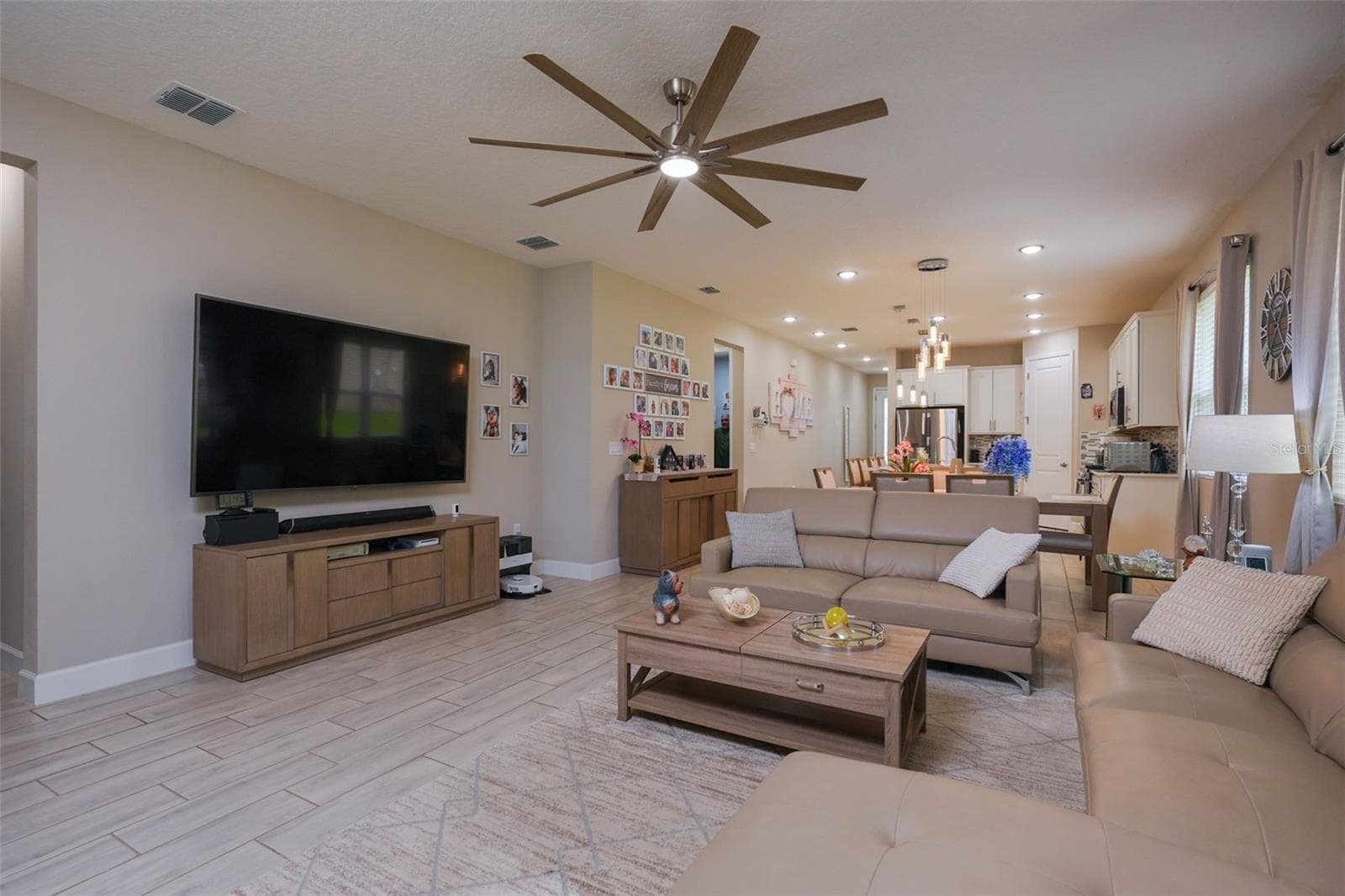 Single Family Residence at 2544 AUTUMN STREAM DR, LEESBURG, photo 22 of 53