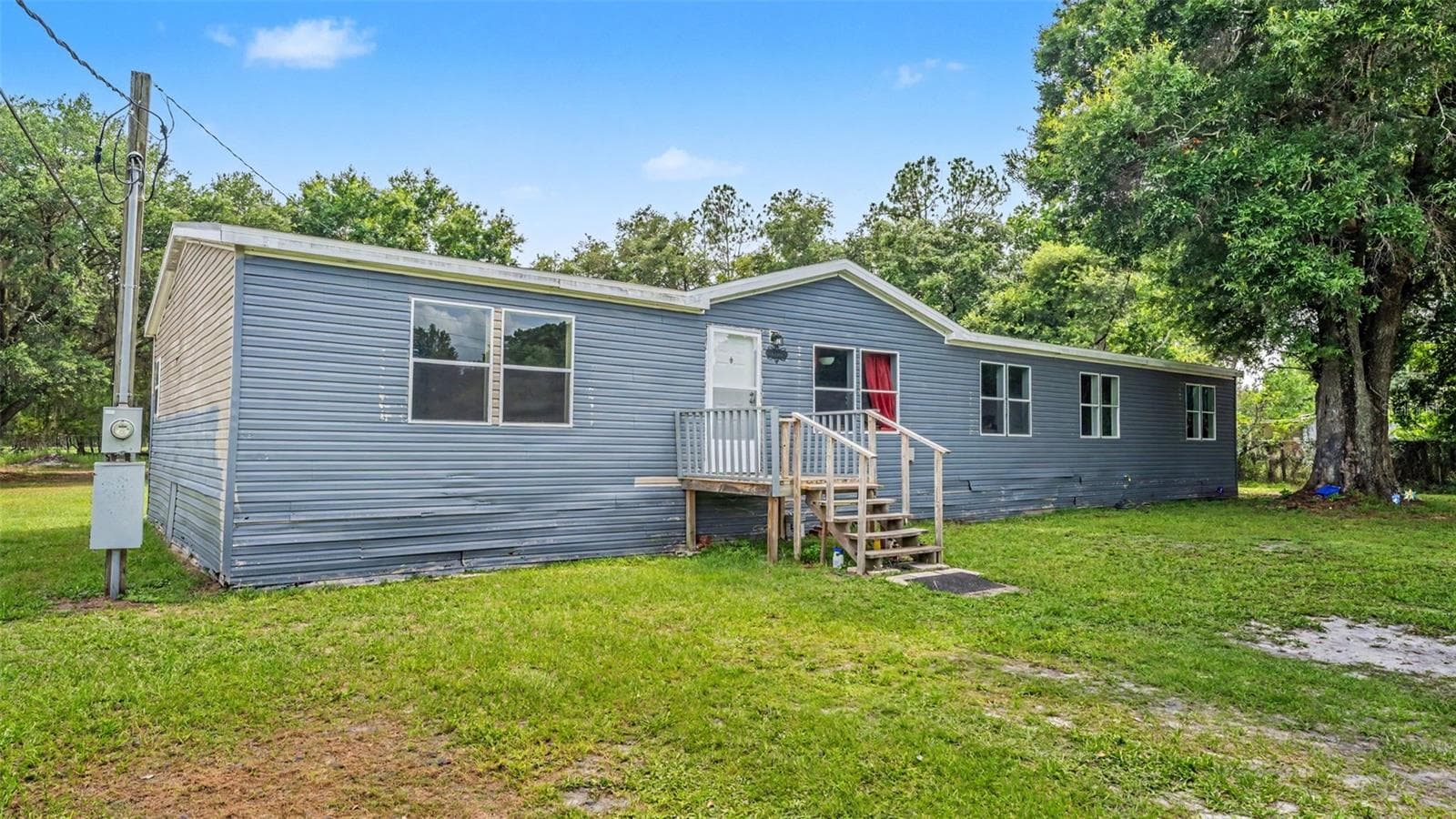 Manufactured Home at 4736 WALNUT CIR S, LAKELAND, photo 2 of 41