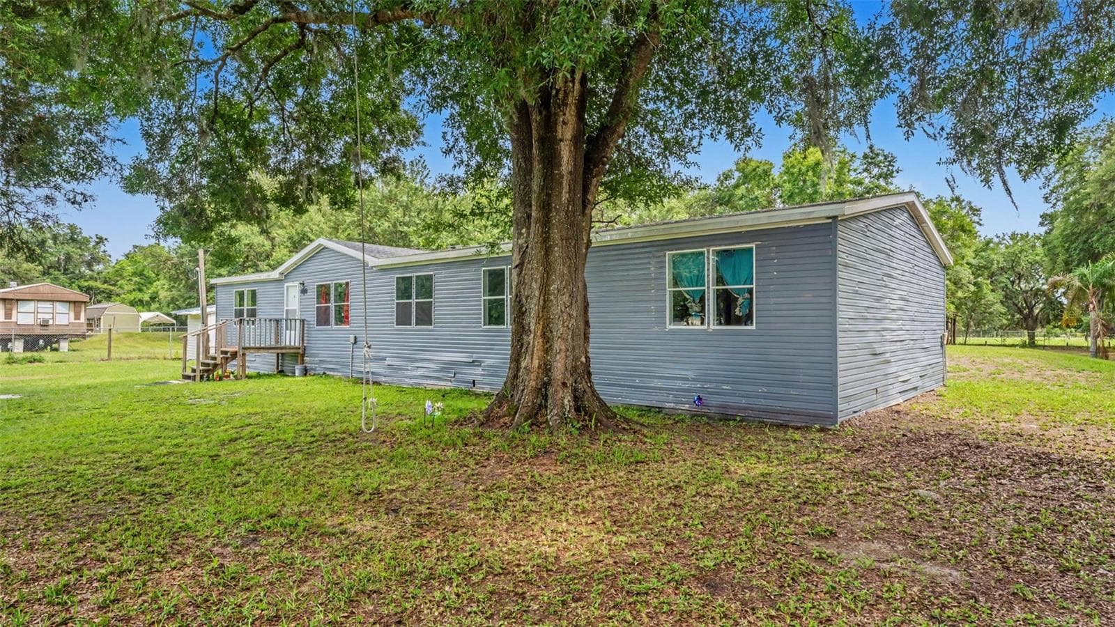 Manufactured Home at 4736 WALNUT CIR S, LAKELAND, photo 3 of 41