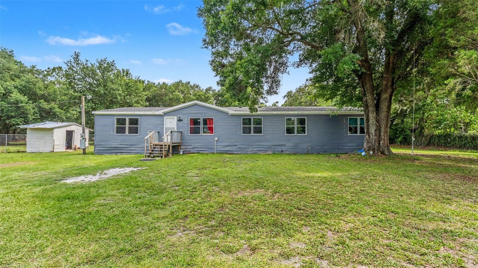 Manufactured Home at 4736 WALNUT CIR S, LAKELAND, photo 4 of 41