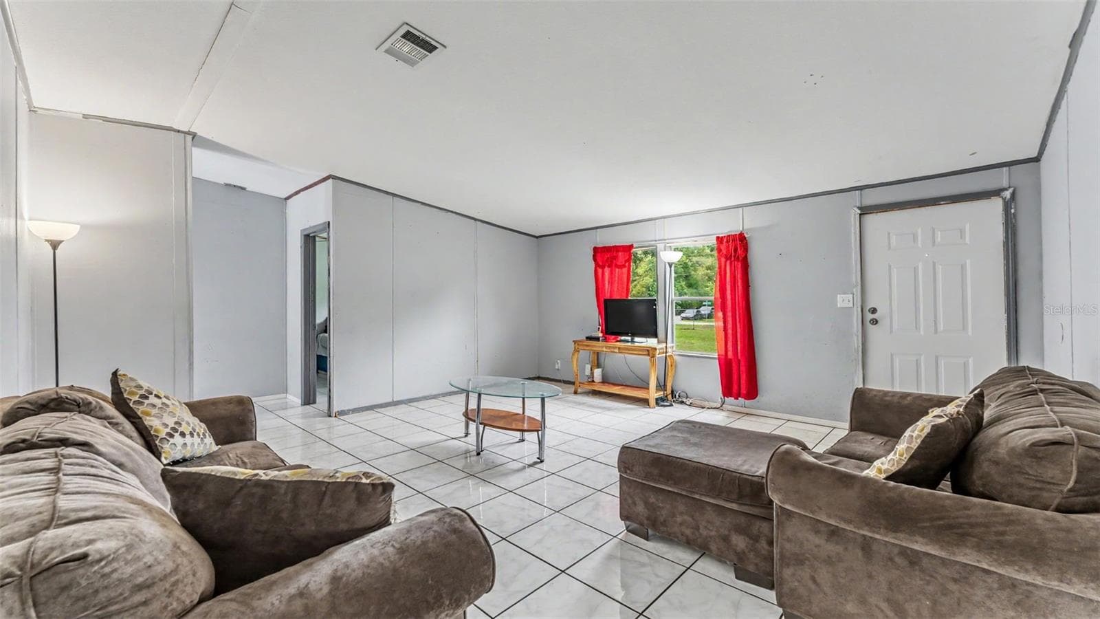 Manufactured Home at 4736 WALNUT CIR S, LAKELAND, photo 6 of 41