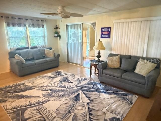 LIVING ROOM - 184 INDEPENDENCE AVE #8, PALM HARBOR