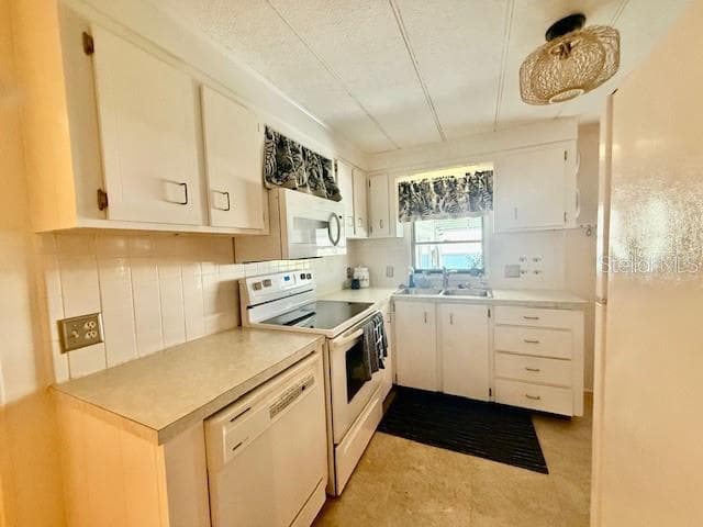 KITCHEN - 184 INDEPENDENCE AVE #8, PALM HARBOR