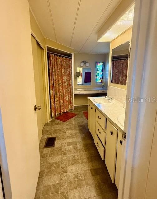 PRIMARY BATH - 184 INDEPENDENCE AVE #8, PALM HARBOR