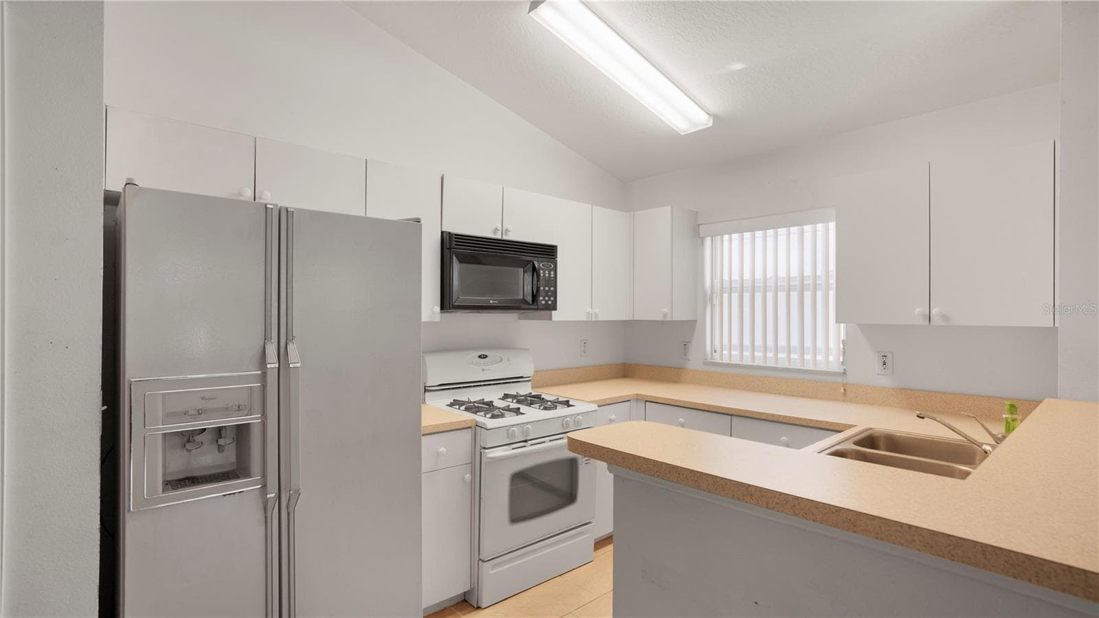 Single Family Residence at 15120 DEER MEADOW DR, LUTZ, photo 11 of 30