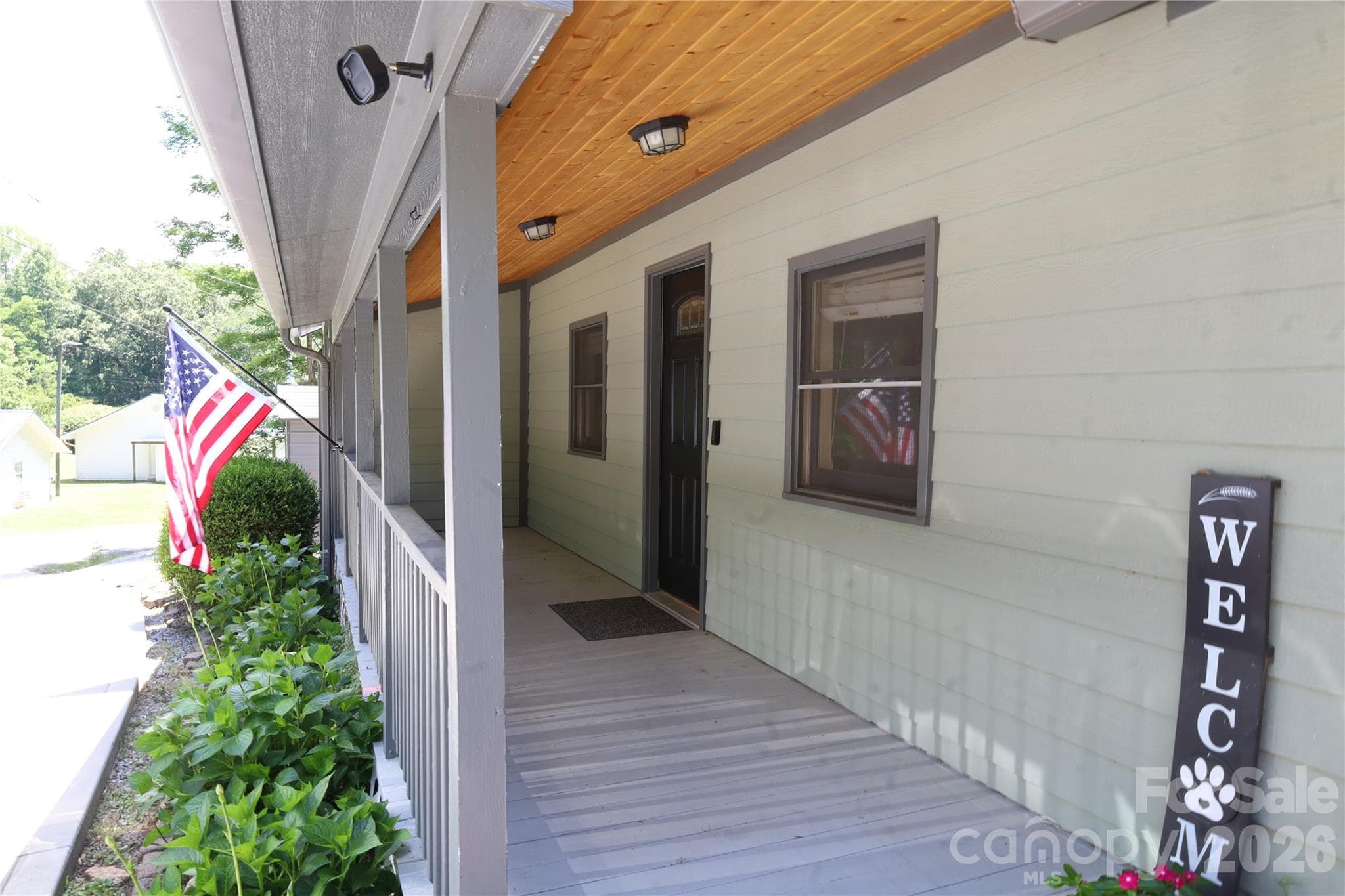 35 Chastain Hill Rd - covered front porch - 35 Chastain Hill Road, Mills River