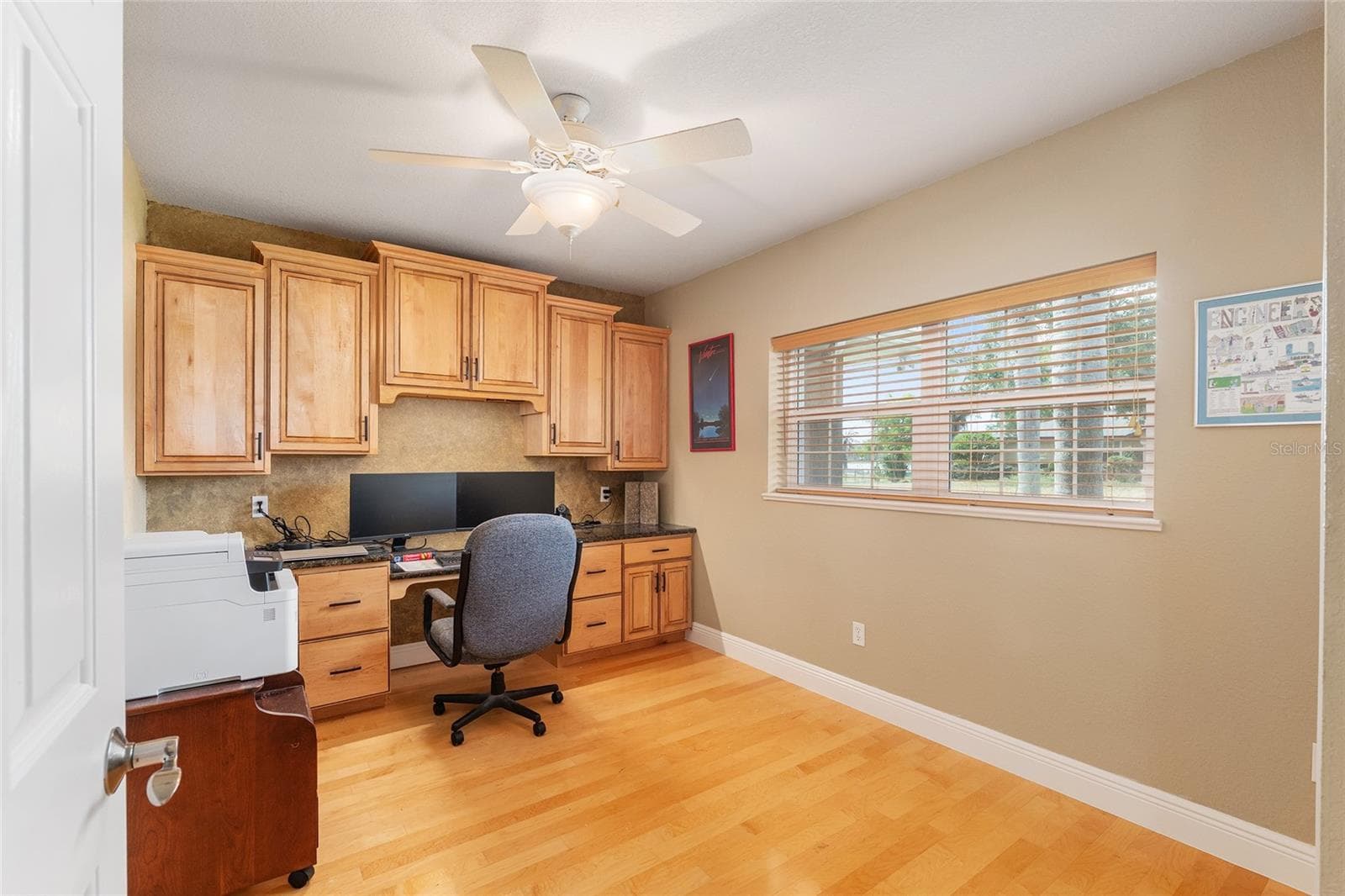 Built in deck and cabinets in office - 29 SE OCALE WAY, SUMMERFIELD