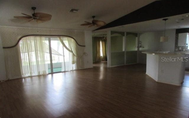 Single Family Residence at 1142 MEADOWBEND DR, LEESBURG, photo 3 of 14