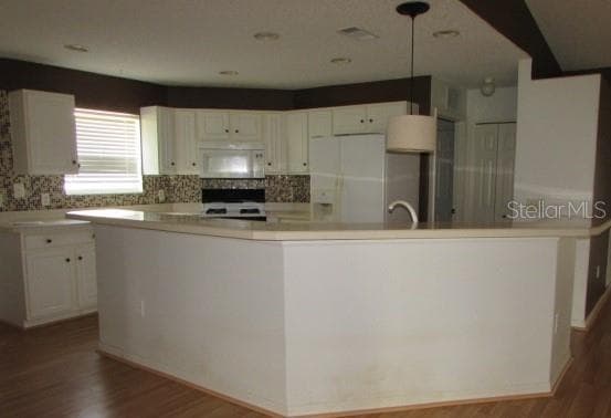Single Family Residence at 1142 MEADOWBEND DR, LEESBURG, photo 8 of 14