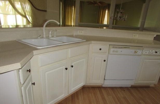 Single Family Residence at 1142 MEADOWBEND DR, LEESBURG, photo 10 of 14