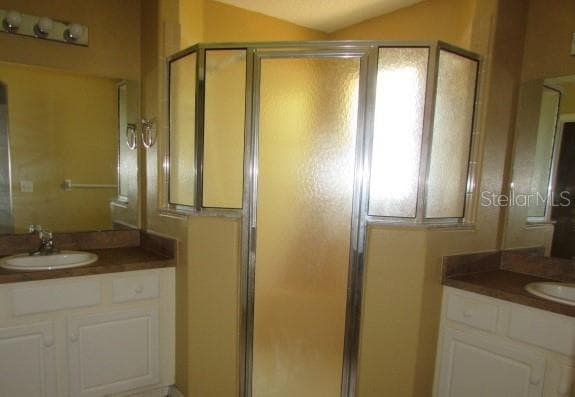 Single Family Residence at 1142 MEADOWBEND DR, LEESBURG, photo 12 of 14