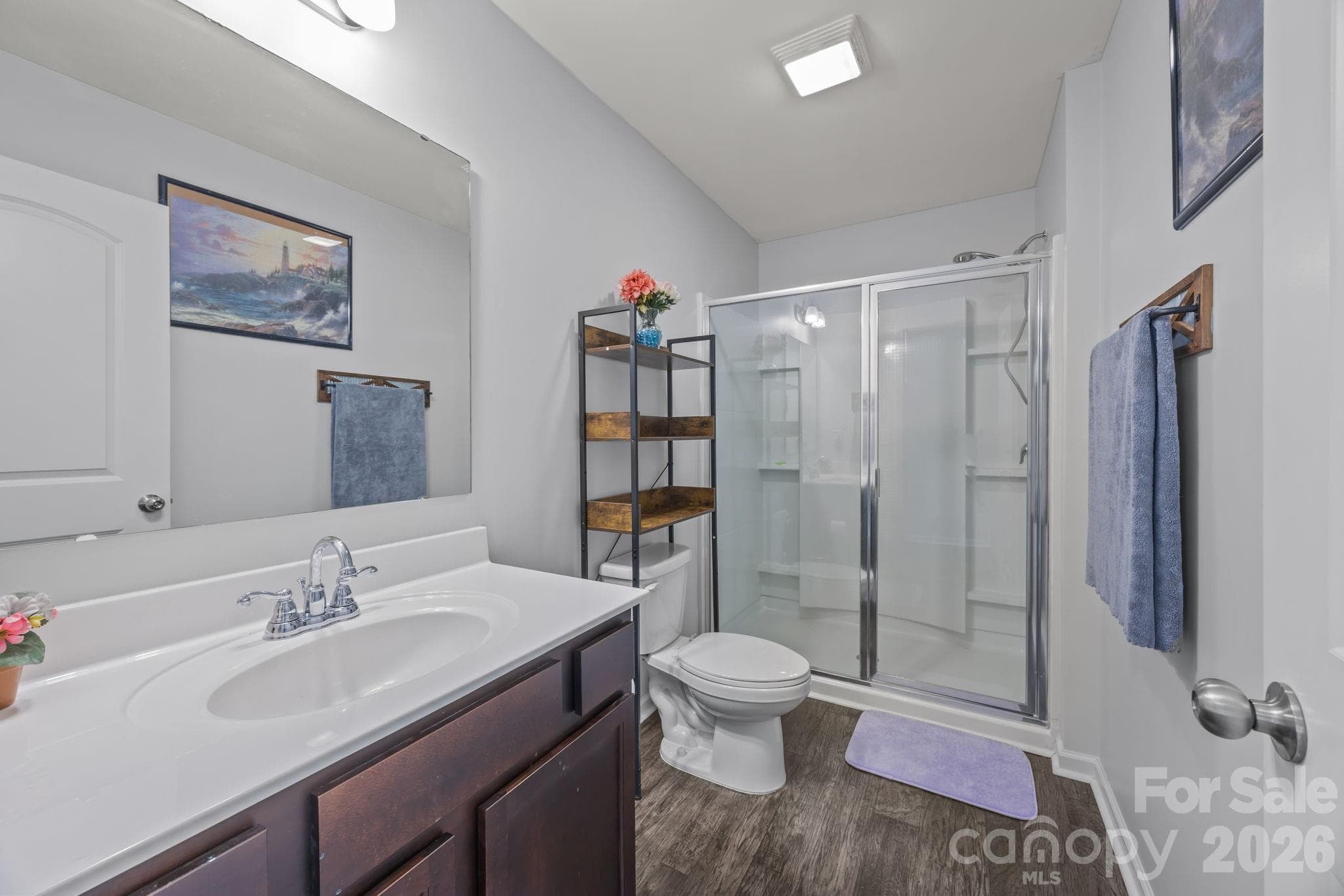 Main Bathroom - 813 Yorkshire Drive, Albemarle