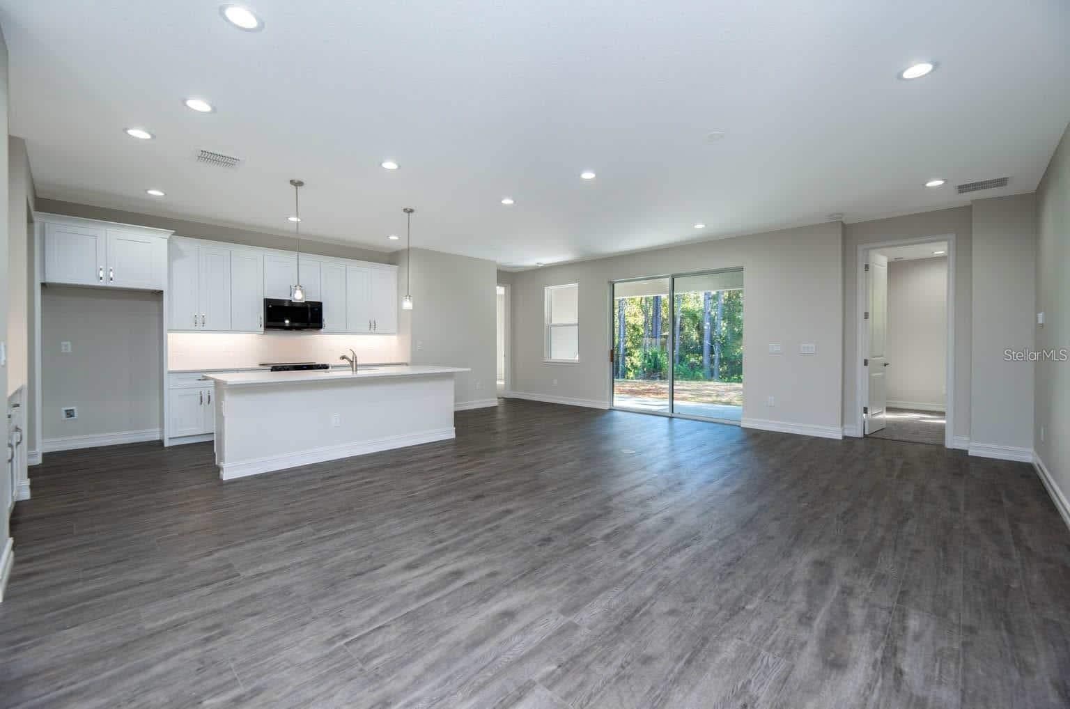 Single Family Residence at 8340 NW 17TH CIR, OCALA, photo 5 of 9