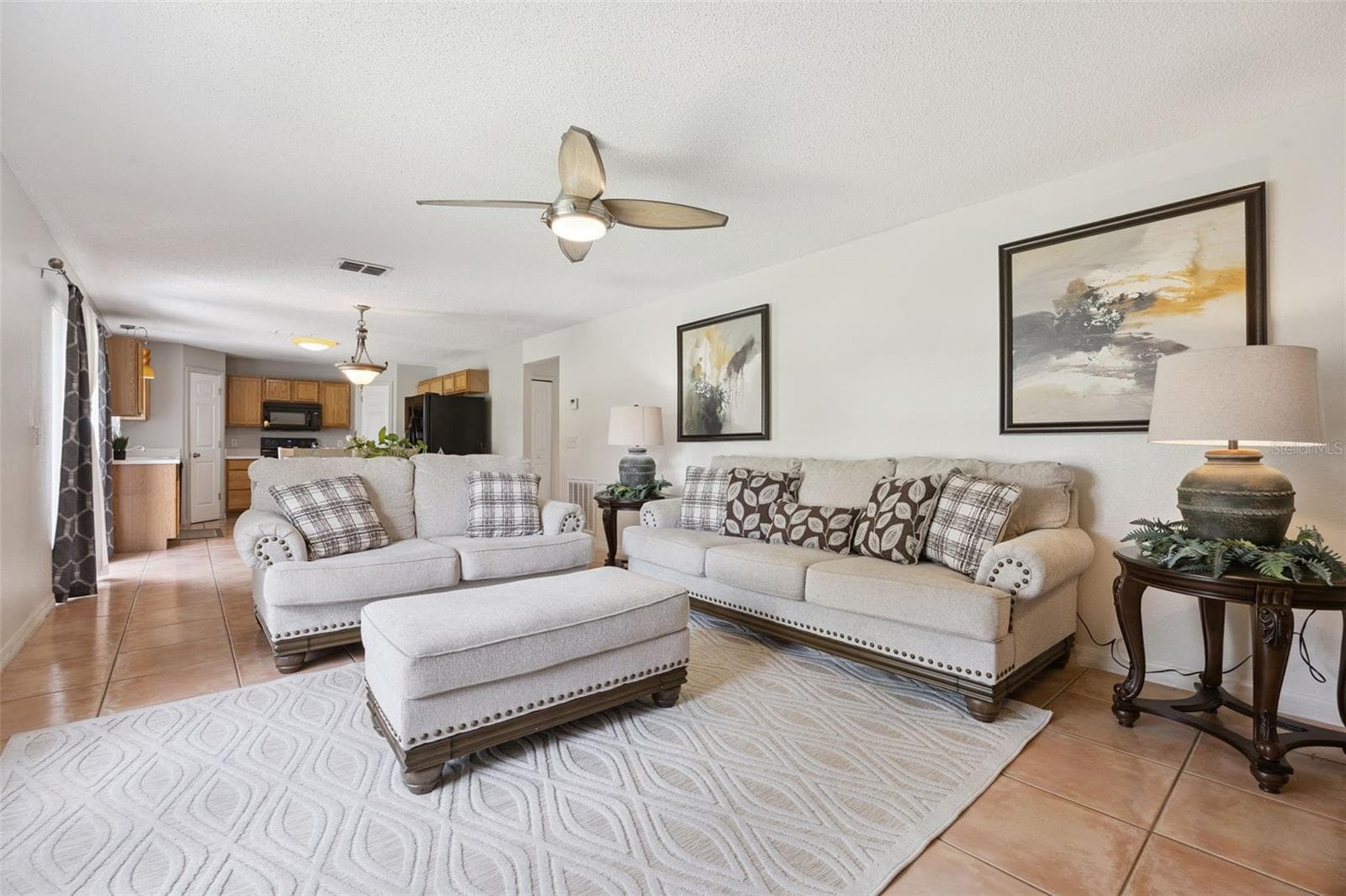 Family room - 670 BROWN BEAR CT, ST CLOUD