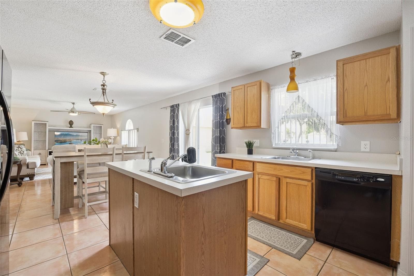 Single Family Residence at 670 BROWN BEAR CT, ST CLOUD, photo 6 of 24