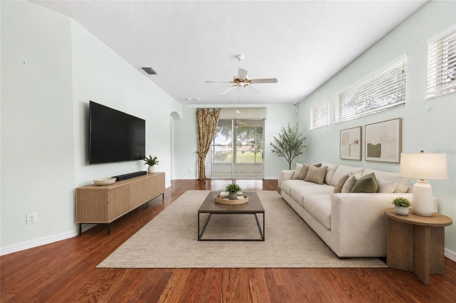 Livingroom from Kitchen - 4905 KELSO ST, LEESBURG