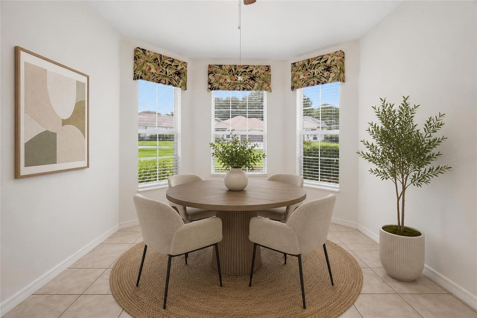 Breakfast Nook in Kitchen - 4905 KELSO ST, LEESBURG
