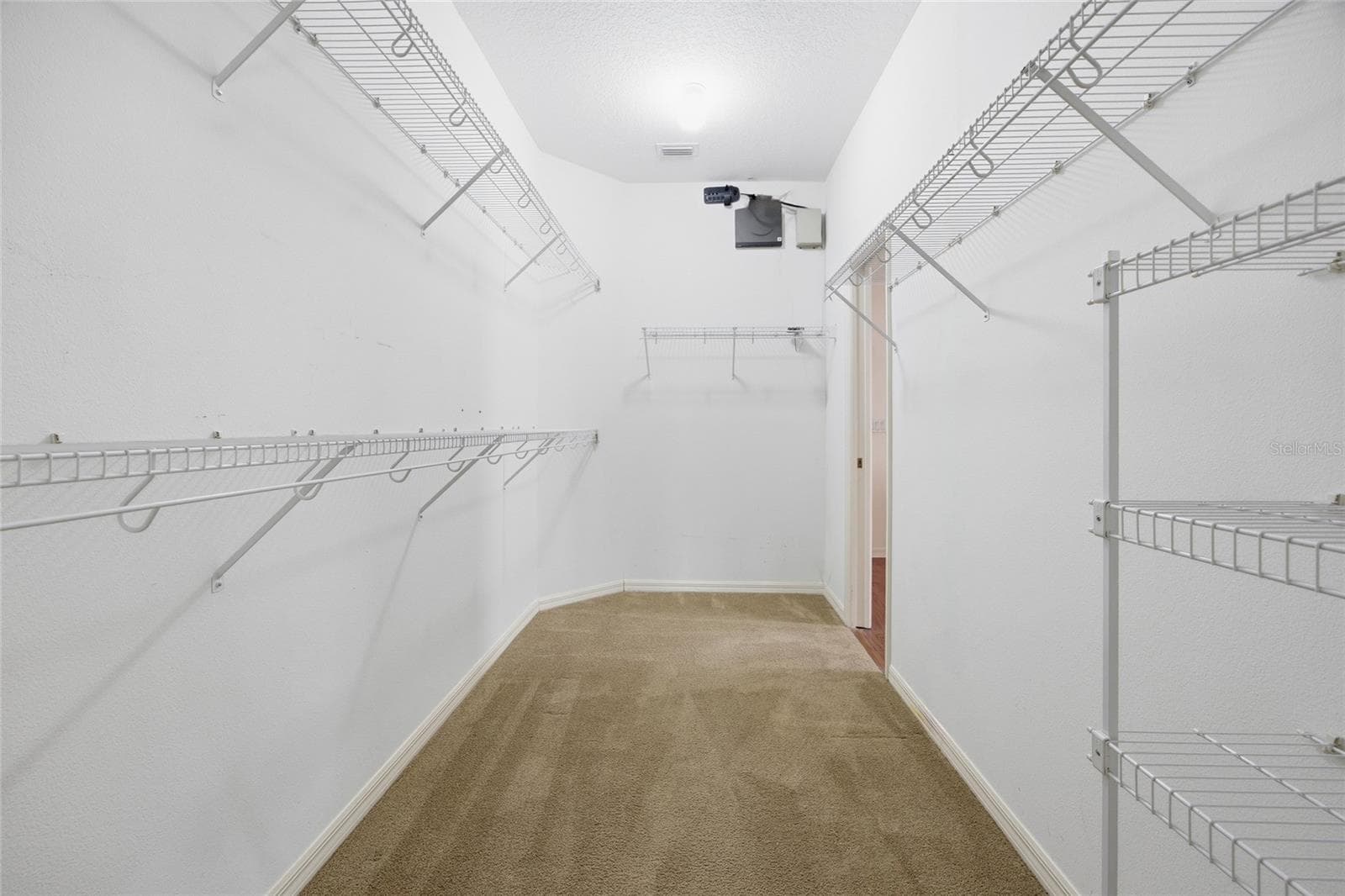 HUGE walk in closet - 4905 KELSO ST, LEESBURG