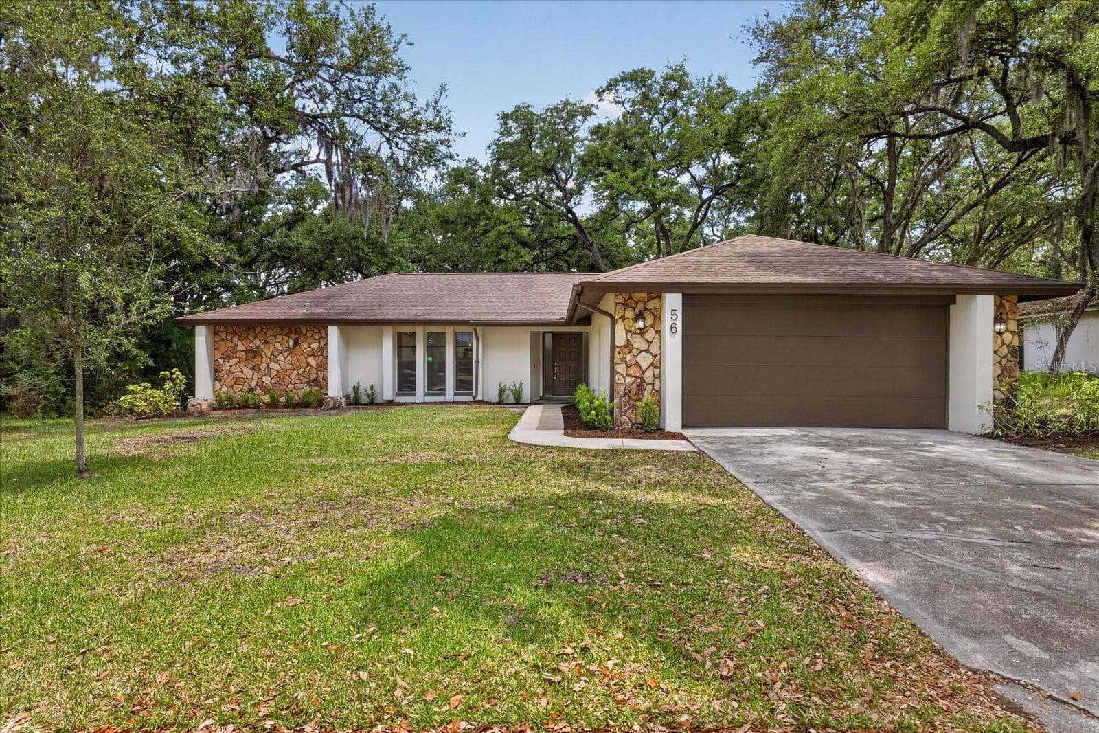 56 BAY WOODS DR