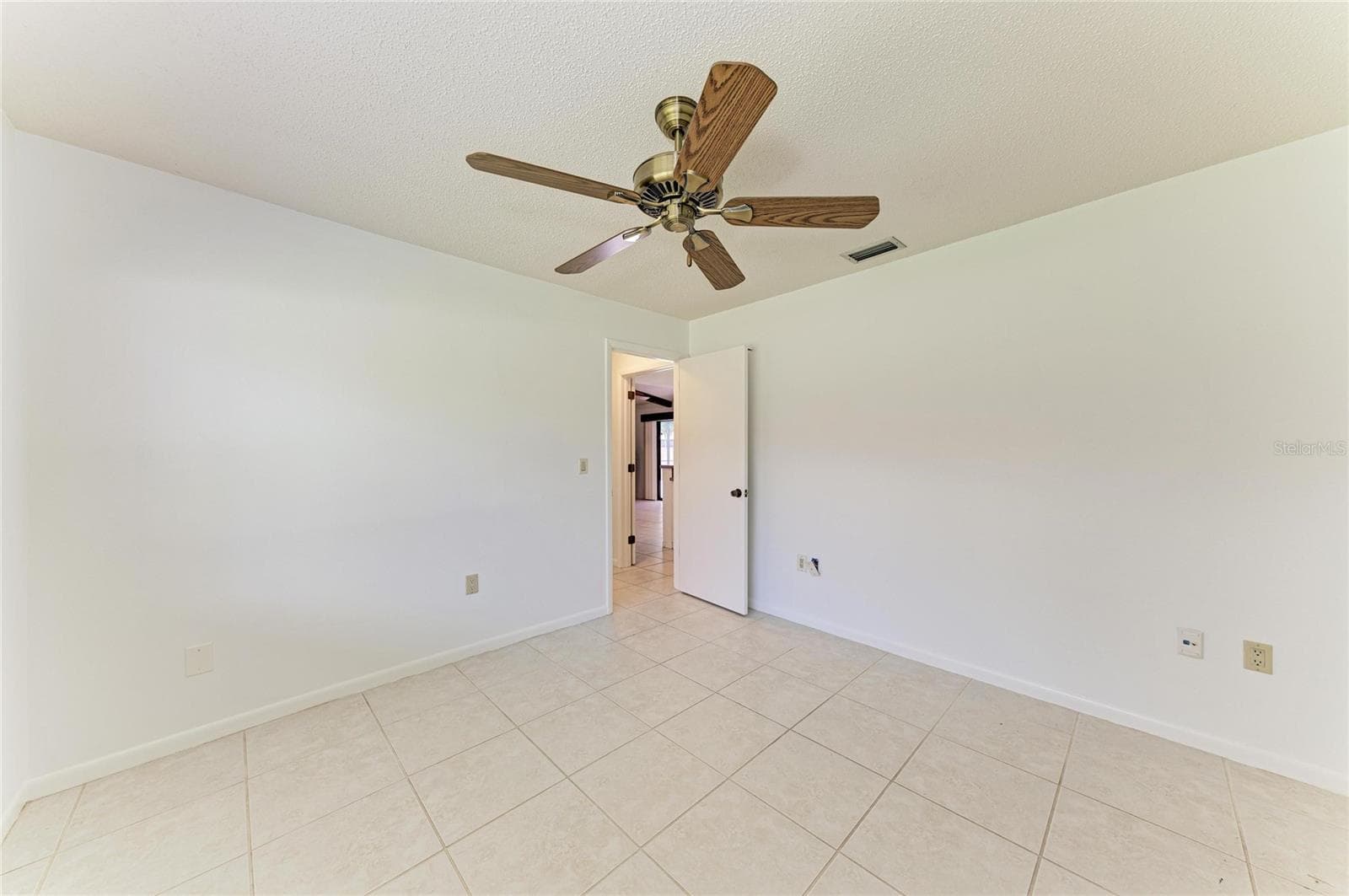 bedroom - 4242 DRYDEN CIR, SARASOTA
