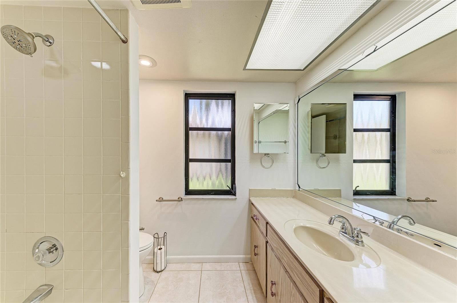 guest bathroom - 4242 DRYDEN CIR, SARASOTA