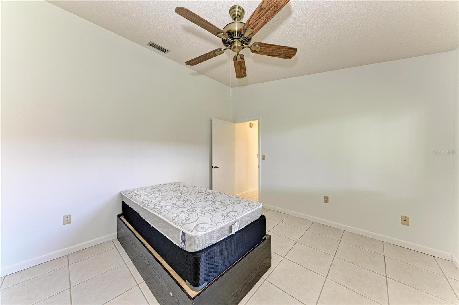 bedroom - 4242 DRYDEN CIR, SARASOTA