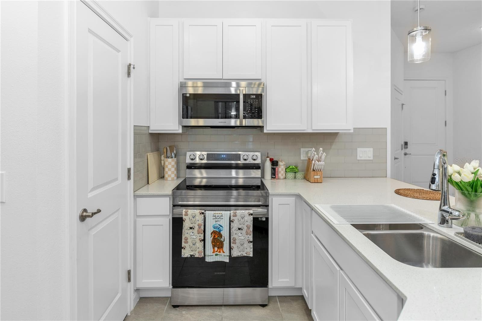Townhouse at 10340 EBB TIDE LN, ORLANDO, photo 5 of 36