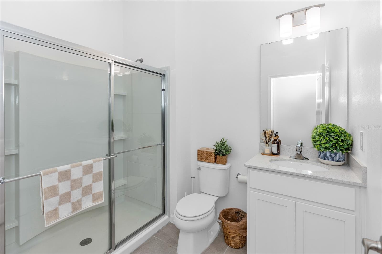 Downstairs Bathroom (1) - 10340 EBB TIDE LN, ORLANDO