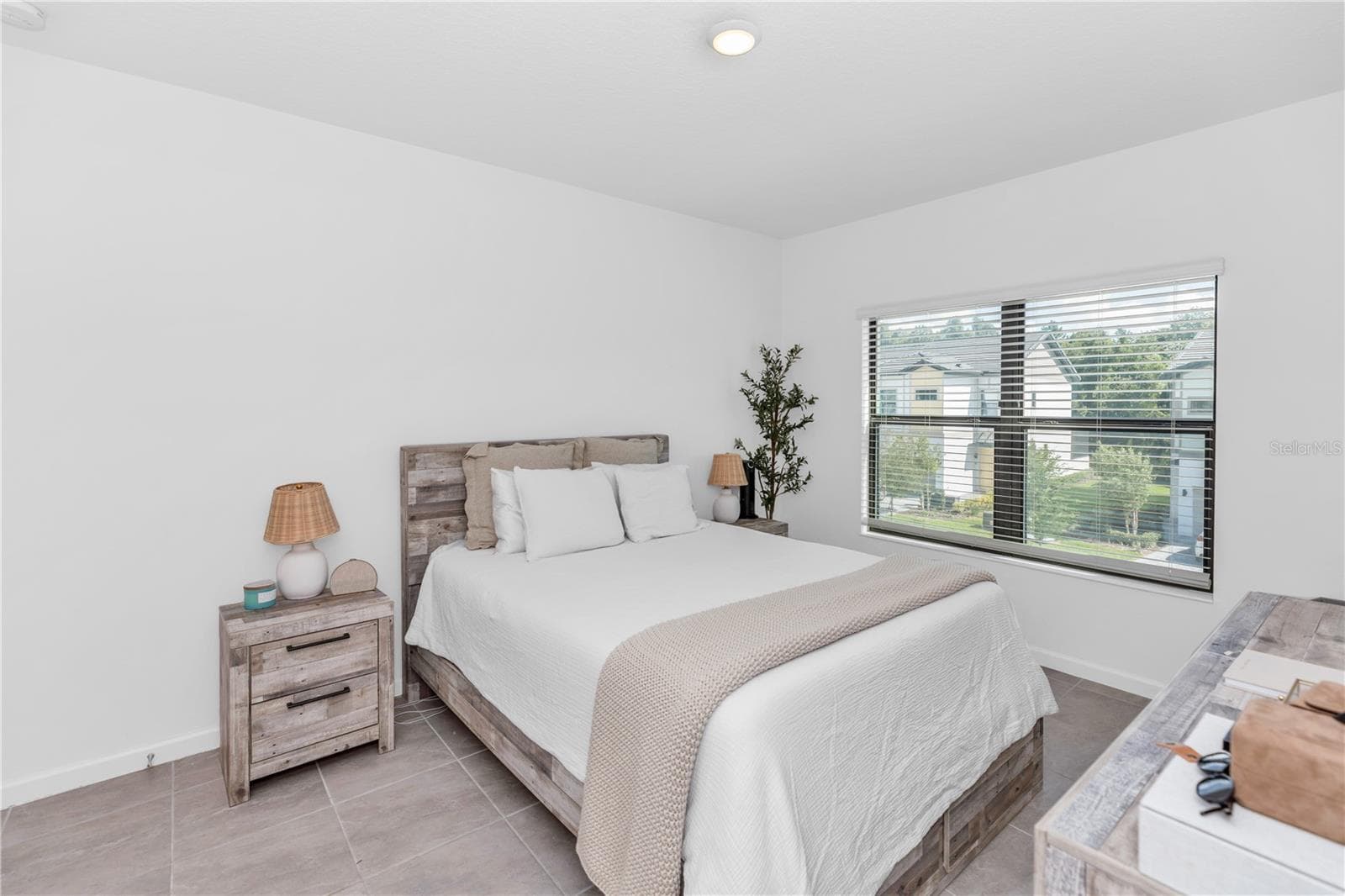 Upstairs Primary Bedroom (2) - 10340 EBB TIDE LN, ORLANDO