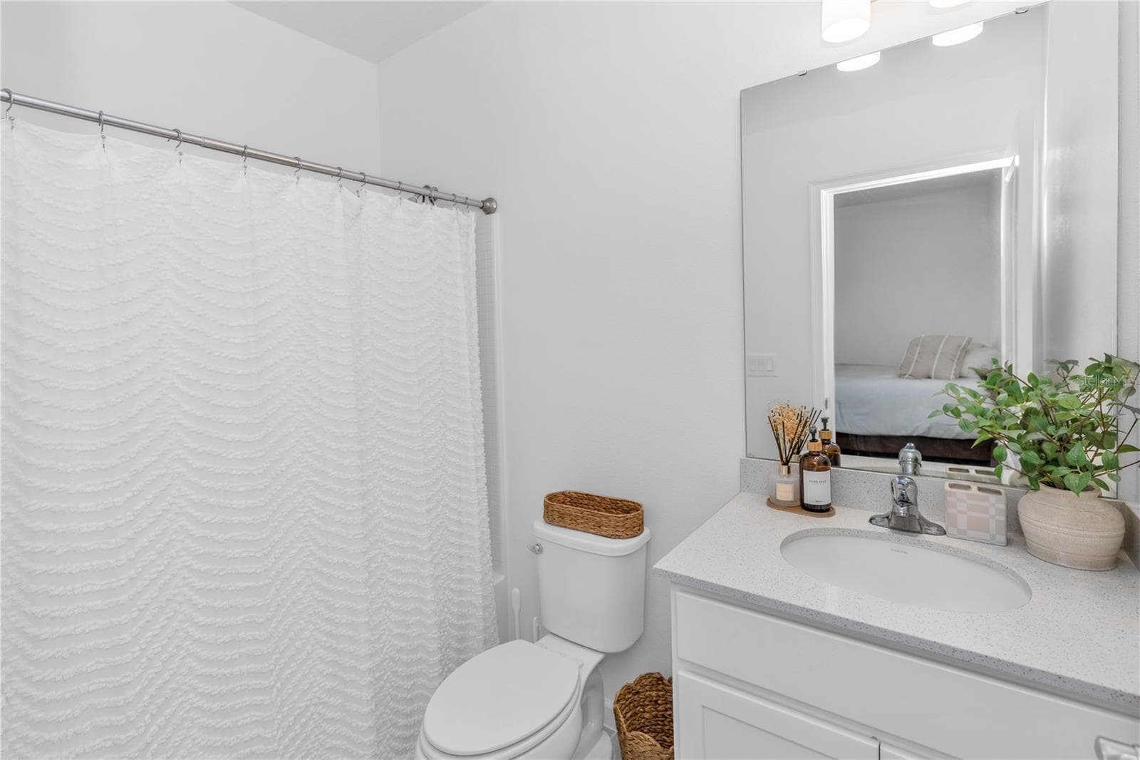 Guest Bathroom (3) - 10340 EBB TIDE LN, ORLANDO