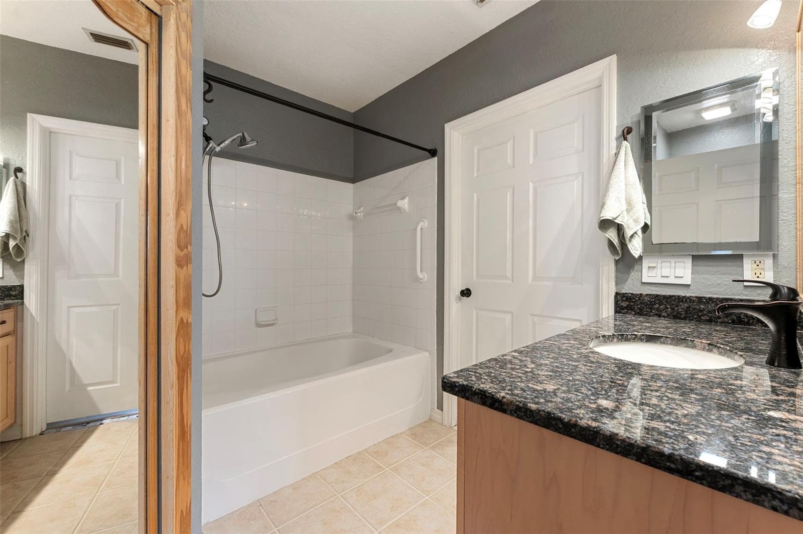 Bath - 3638 TRAFALGAR WAY #101, PALM HARBOR