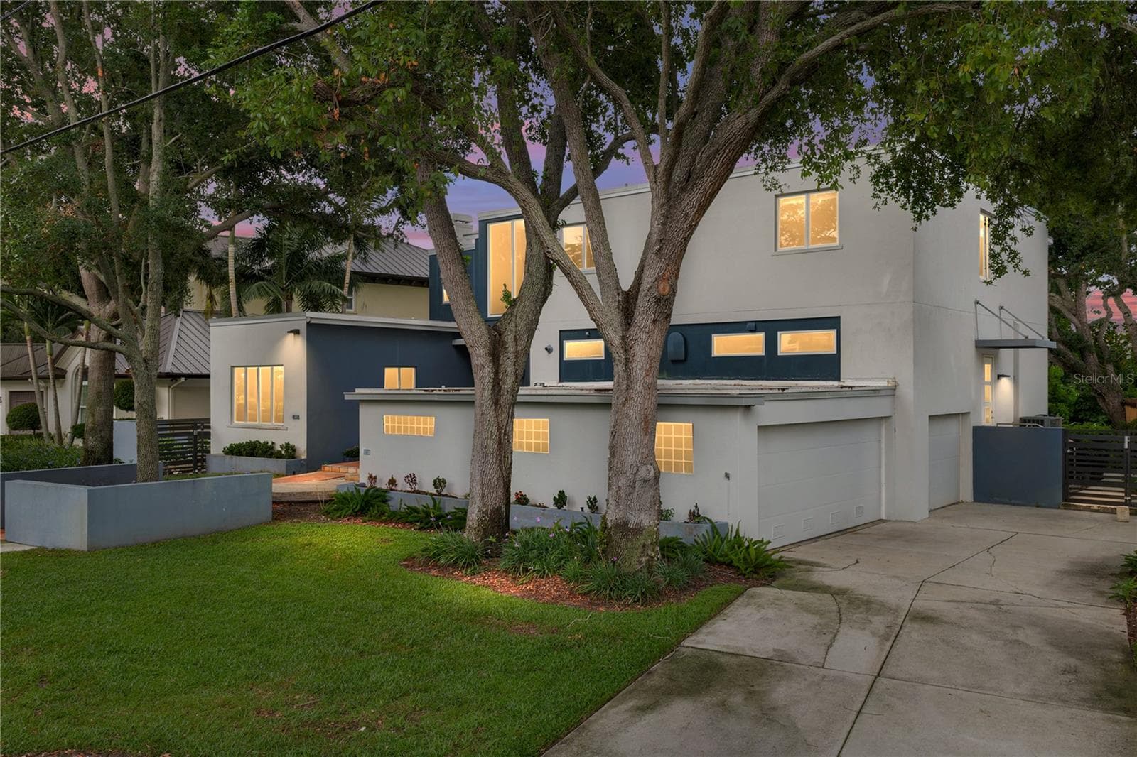 Single Family Residence at 838 MONTEREY BLVD NE, ST PETERSBURG, photo 7 of 82