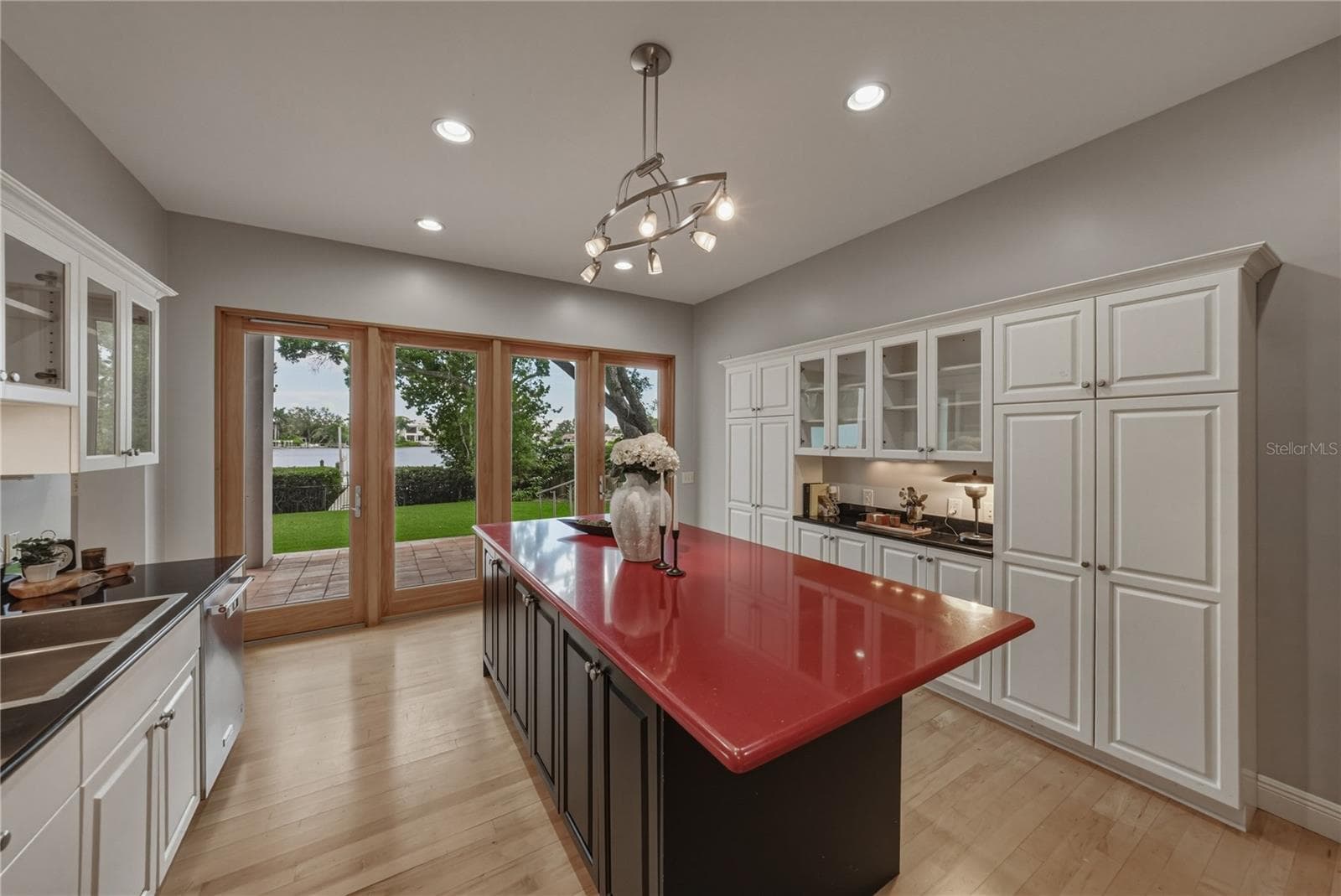 Single Family Residence at 838 MONTEREY BLVD NE, ST PETERSBURG, photo 18 of 82