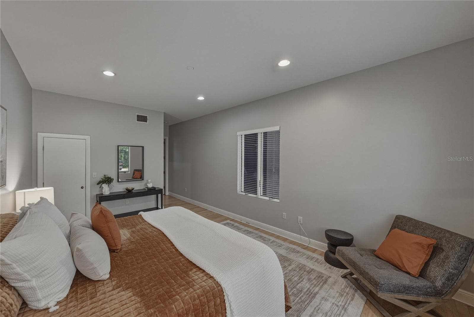 Single Family Residence at 838 MONTEREY BLVD NE, ST PETERSBURG, photo 27 of 82