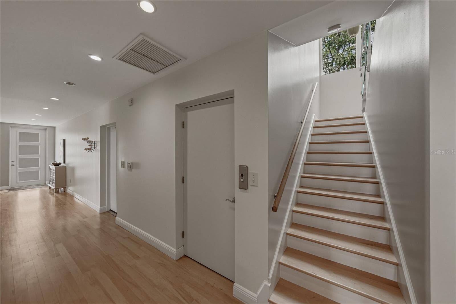Single Family Residence at 838 MONTEREY BLVD NE, ST PETERSBURG, photo 29 of 82